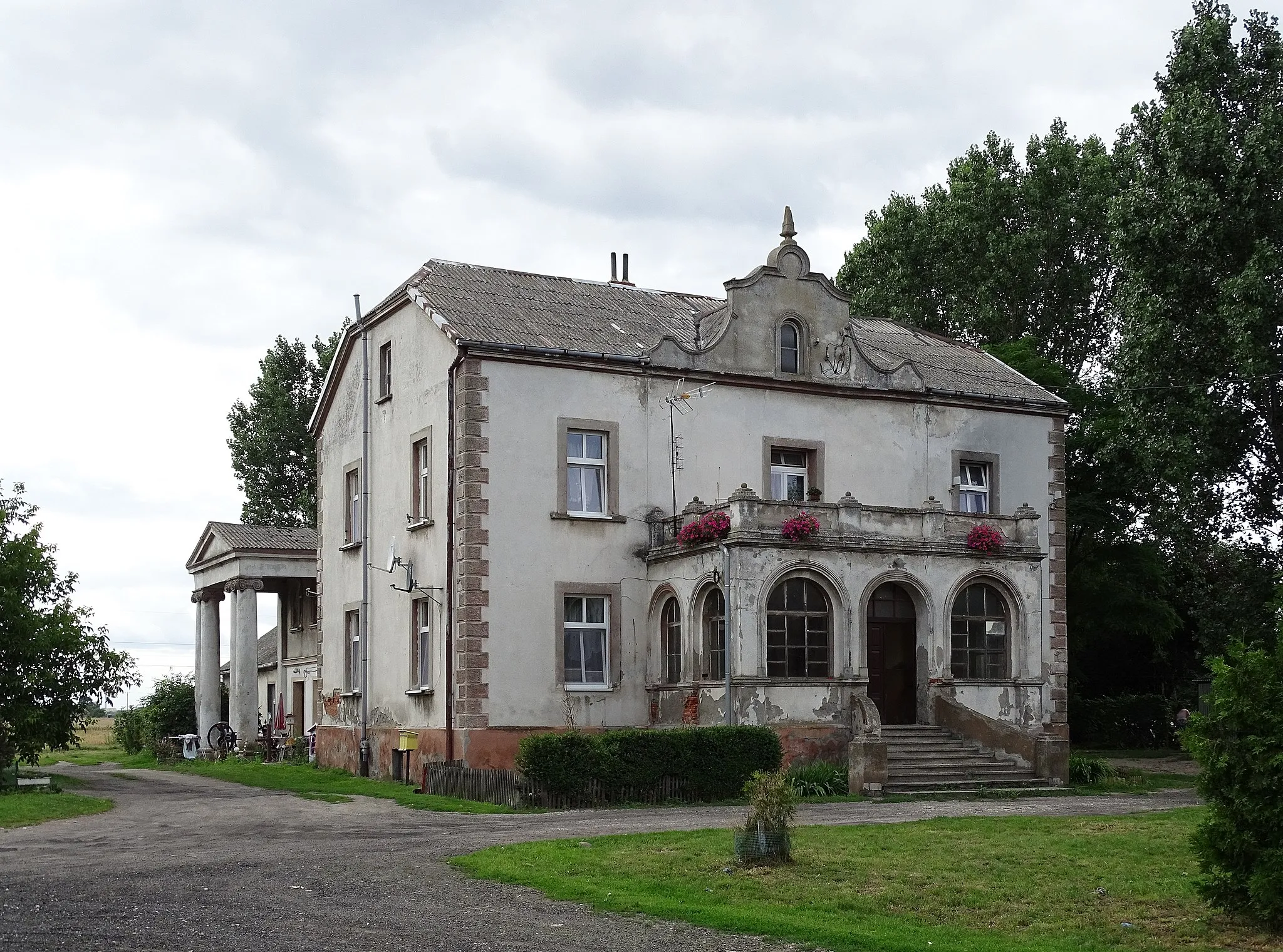 Photo showing: The manor house in Wielowieś, Gmina Pakość, Poland. Beginning of the XX century.