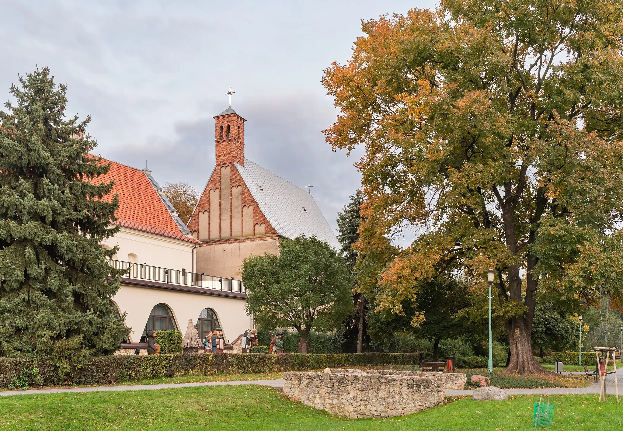 Photo showing: Lutheran church in Wieluń, Łódź Voivodeship, Poland

This is a photo of an object of cultural heritage inscribed in the registry of the Łódź Voivodeship with number 181/969 z 30.12.1967.