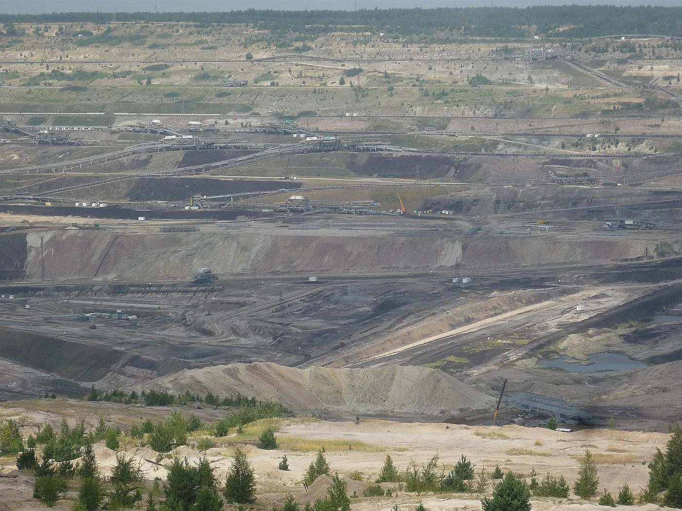 Photo showing: Immensity - unparalleled enormity of space - mine. "Bełchatów" - bezmiar - ogrom niespotykanej przestrzeni kopalni.