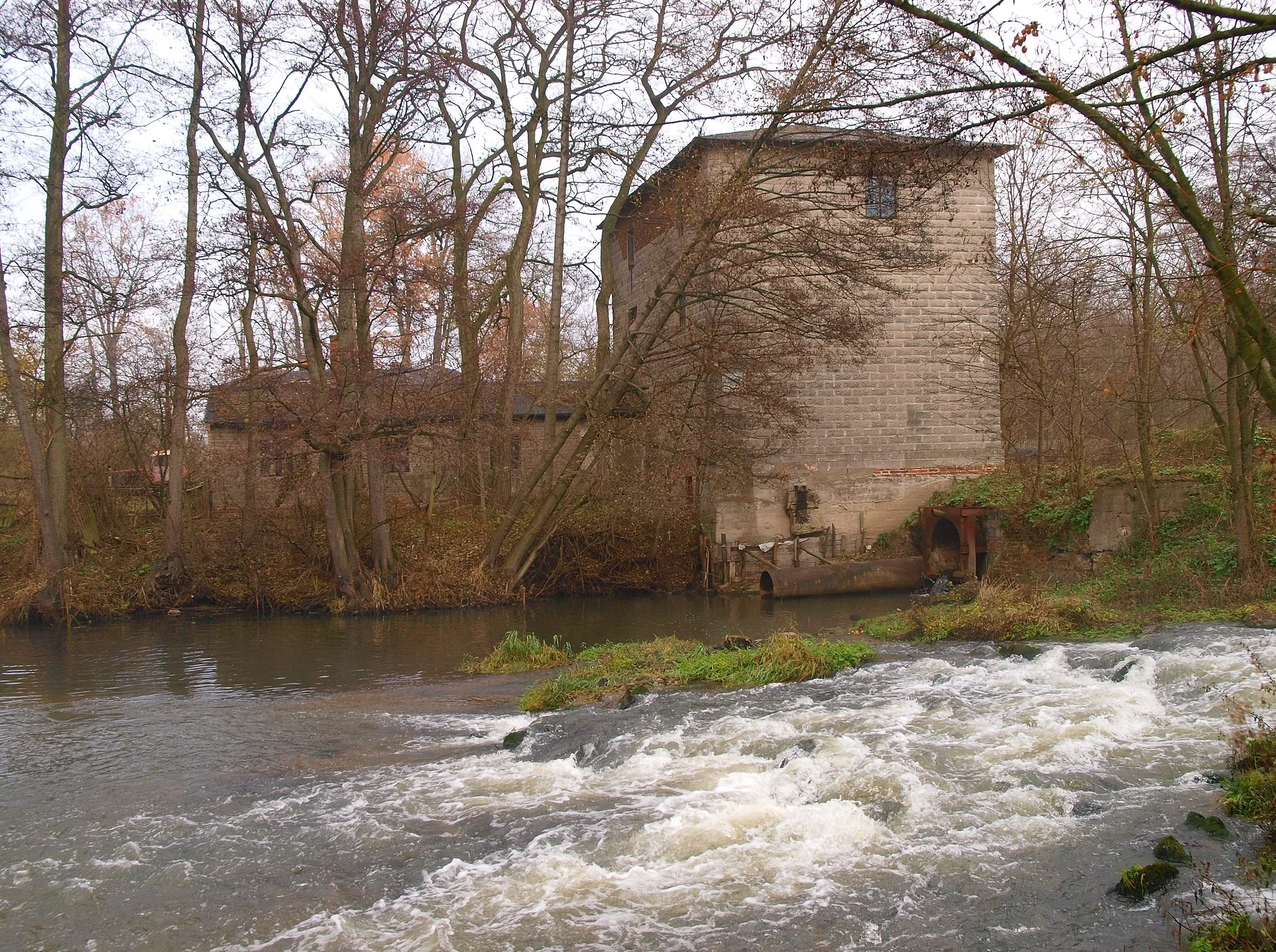 Photo showing: Lubośnia - młyn na Widawce