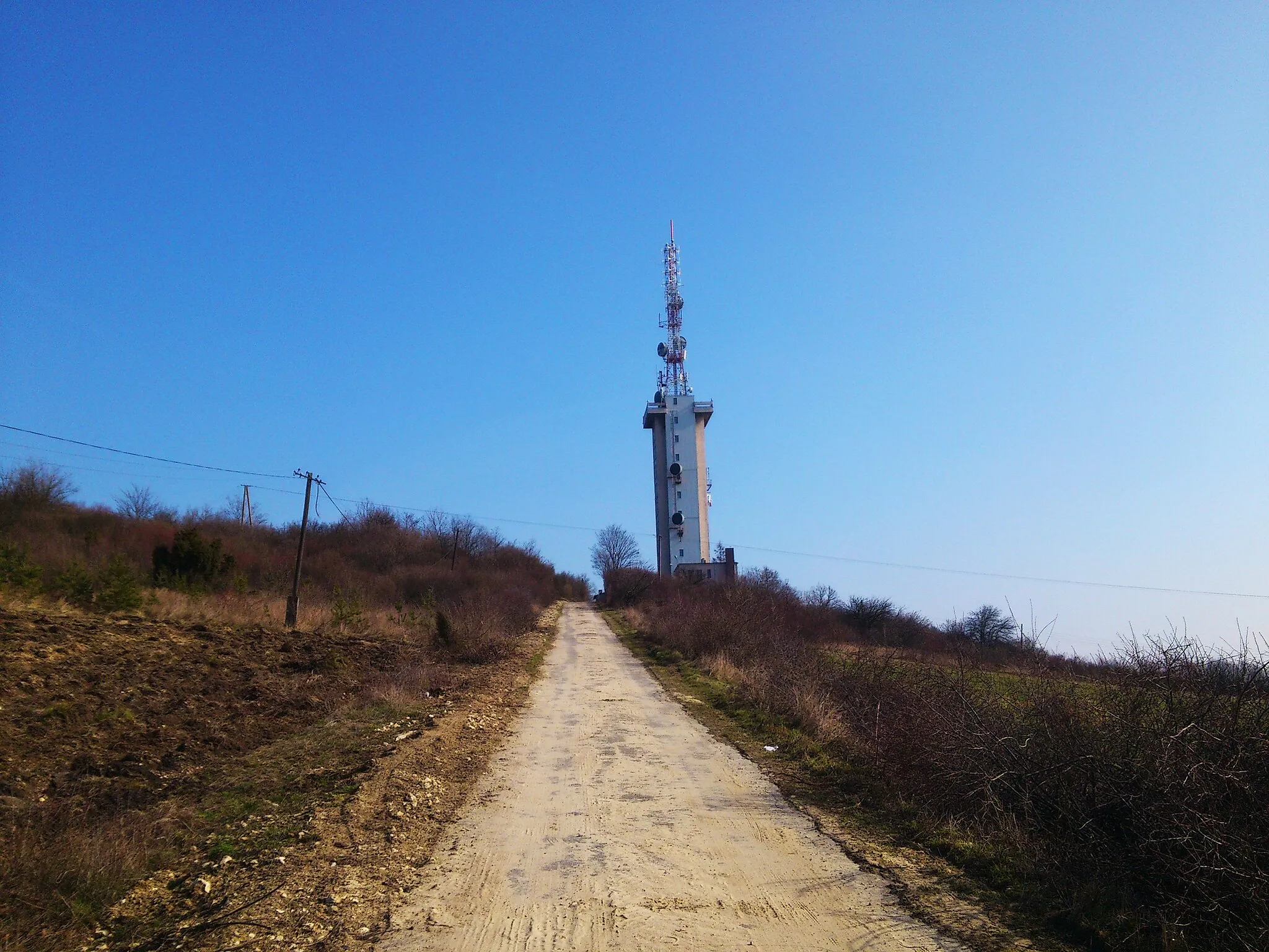 Photo showing: Stacja Linii Radiowych Dobromierz