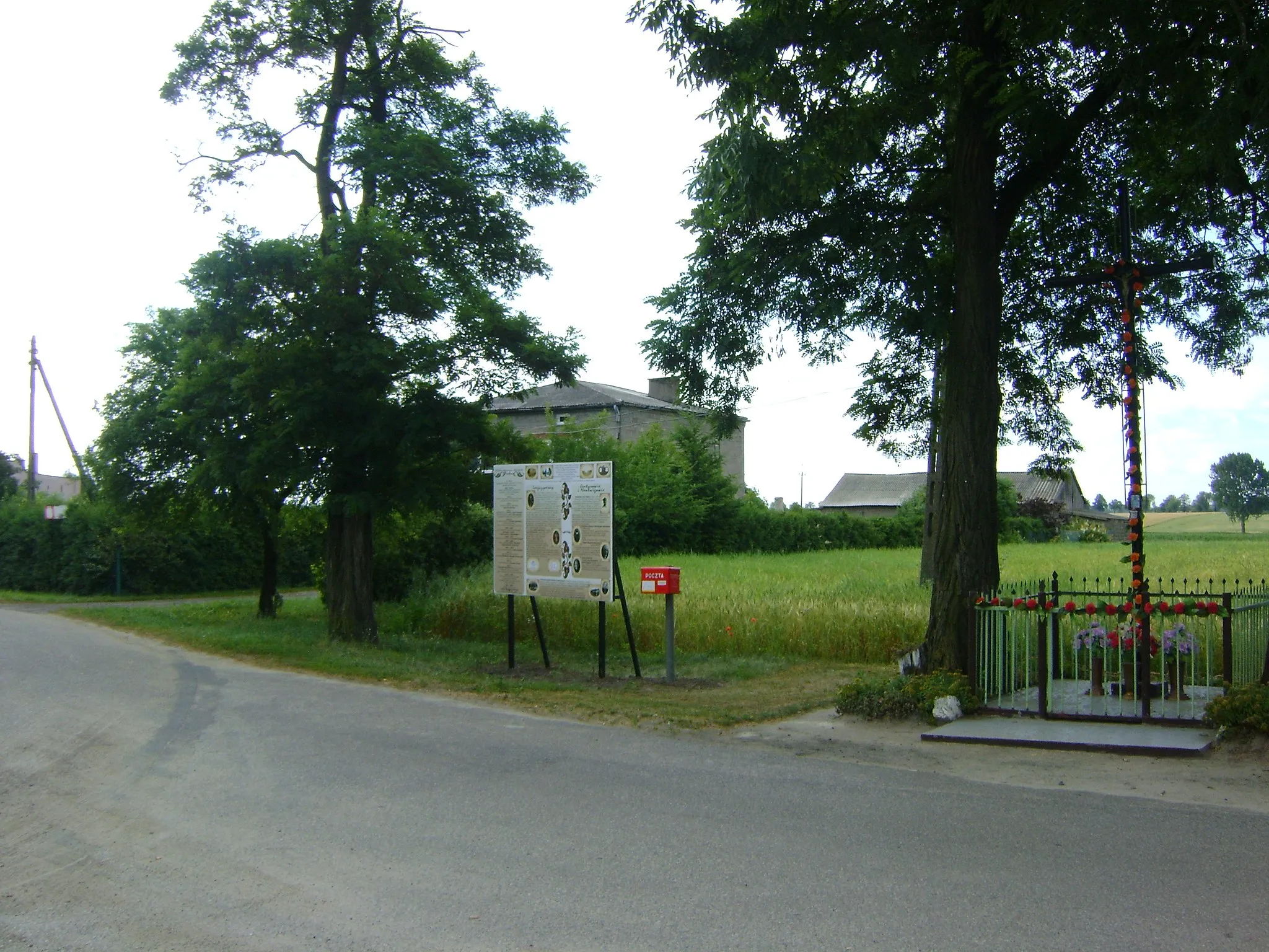 Photo showing: Belno community Gostynin - crossing the road in the center of