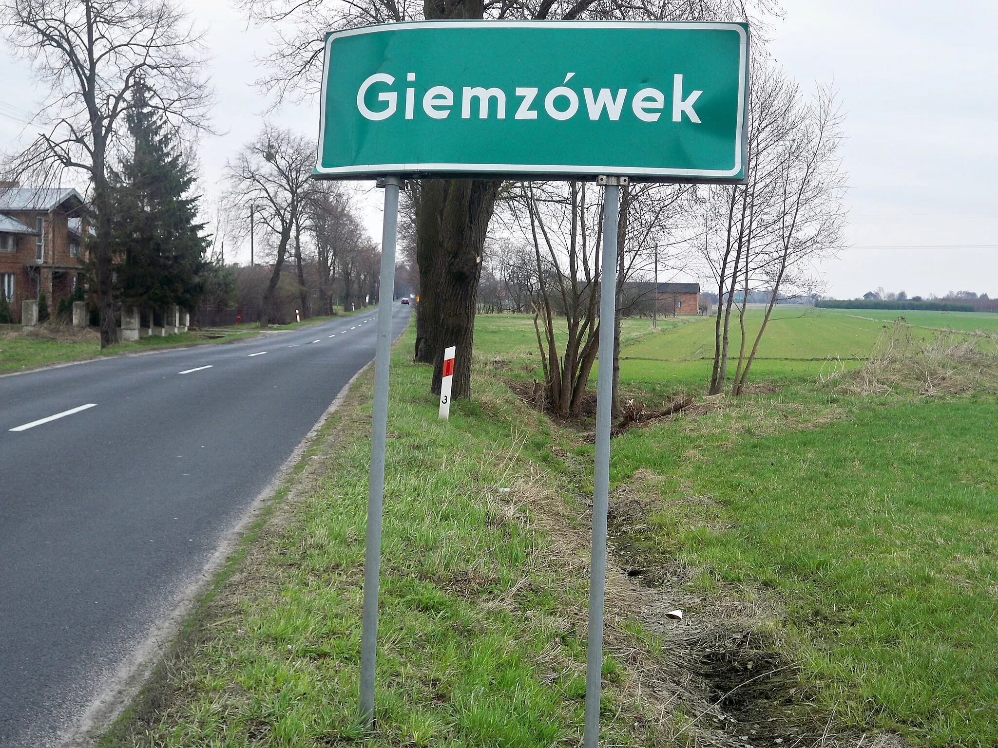 Photo showing: Wjazd od miejscowości Huta Wiskicka, Województwo Łódzkie