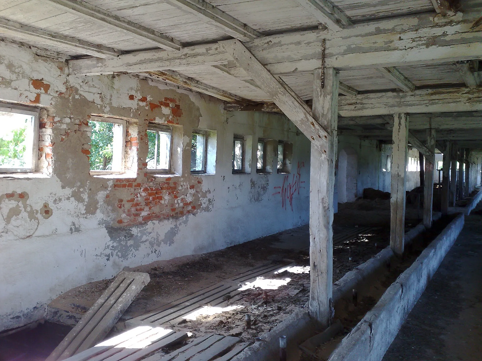 Photo showing: Dawny budynek PGR w Nowym Adamowie - od środka