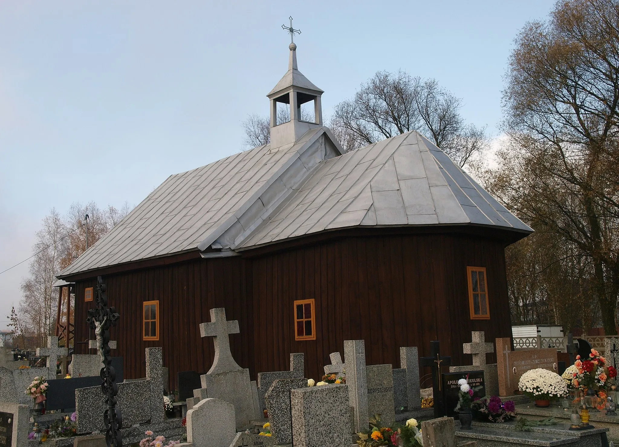 Photo showing: Kaplica cmentarna pw.św.Barbary w Szczercowie z XVII w
