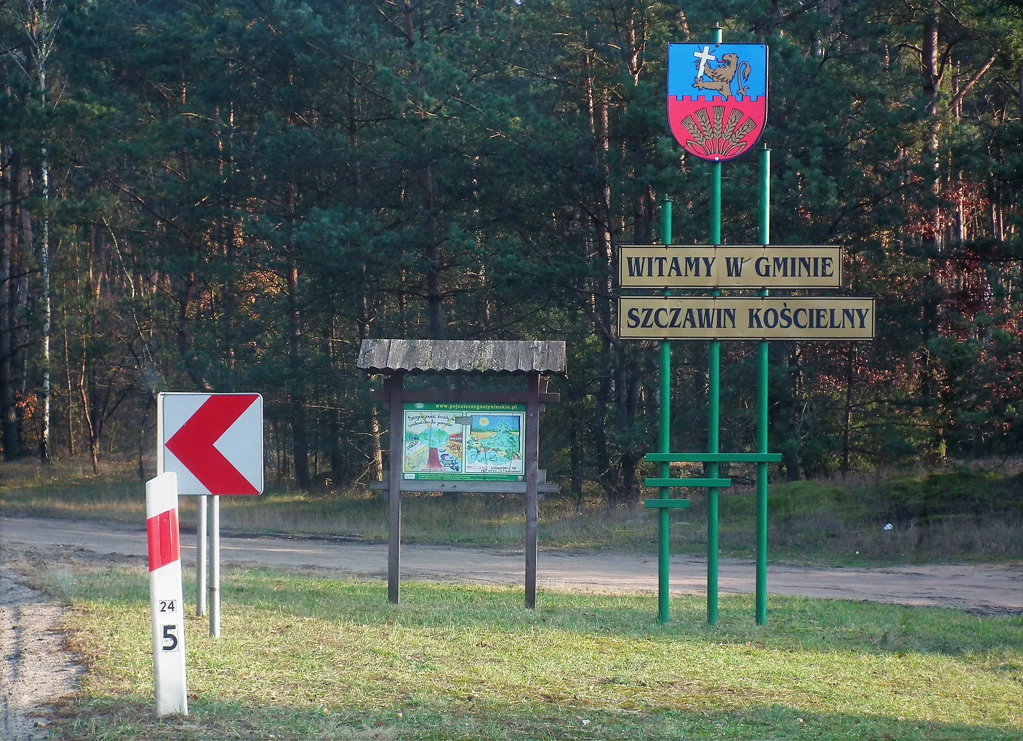 Photo showing: Wjazd do gm. Szczawin kościelny od str. Gostynina.