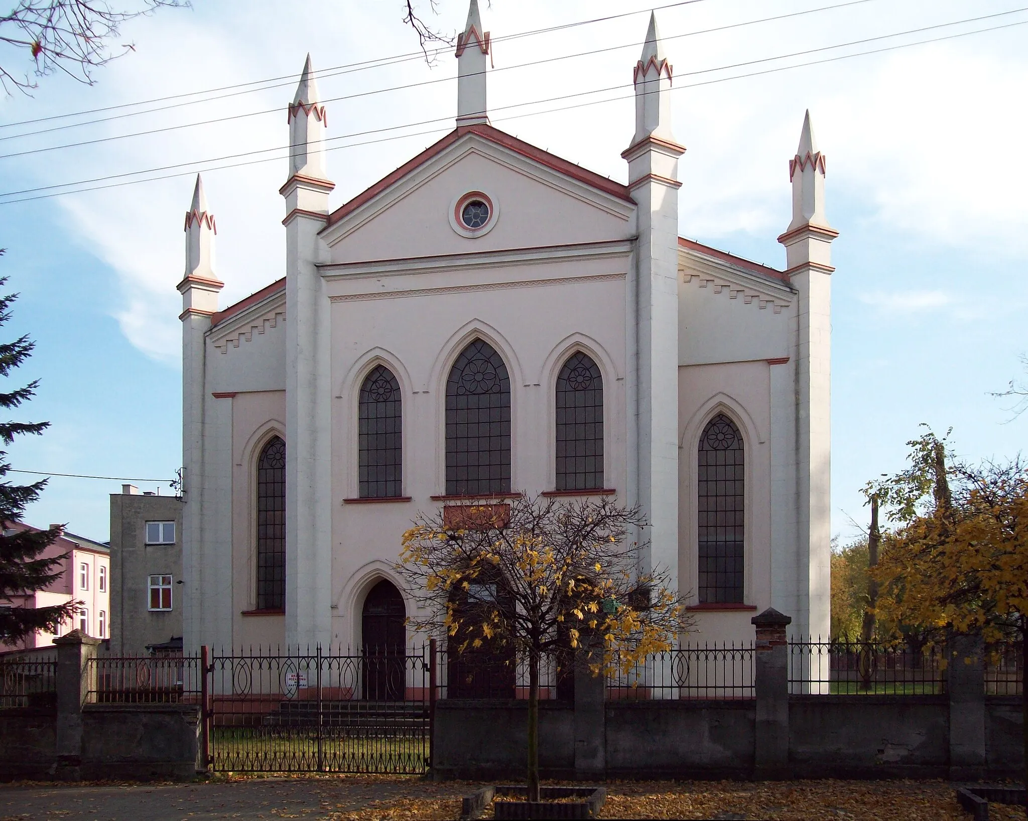 Photo showing: Baptist church in Zdunska Wola