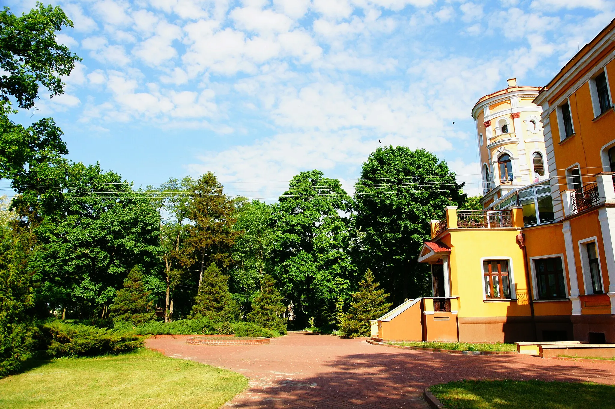 Photo showing: Rożdżały - widok wraz z parkiem