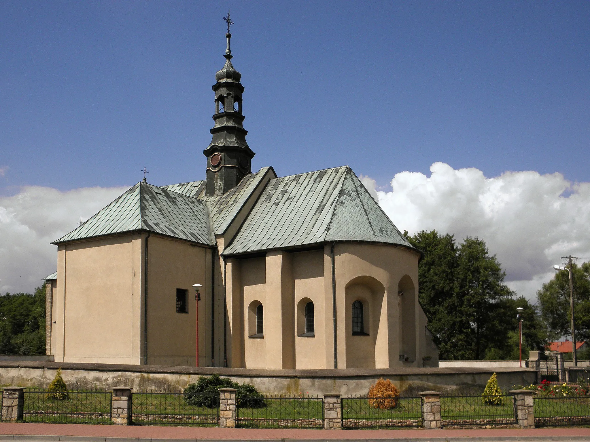 Photo showing: Smogorzów 117 - kościół parafialny p.w. Nawiedzenia NMP (zabytek nr 434/A/57 z 27.01.1957, 654/A z 14.01.1967 oraz 151/A z 16.03.1982)