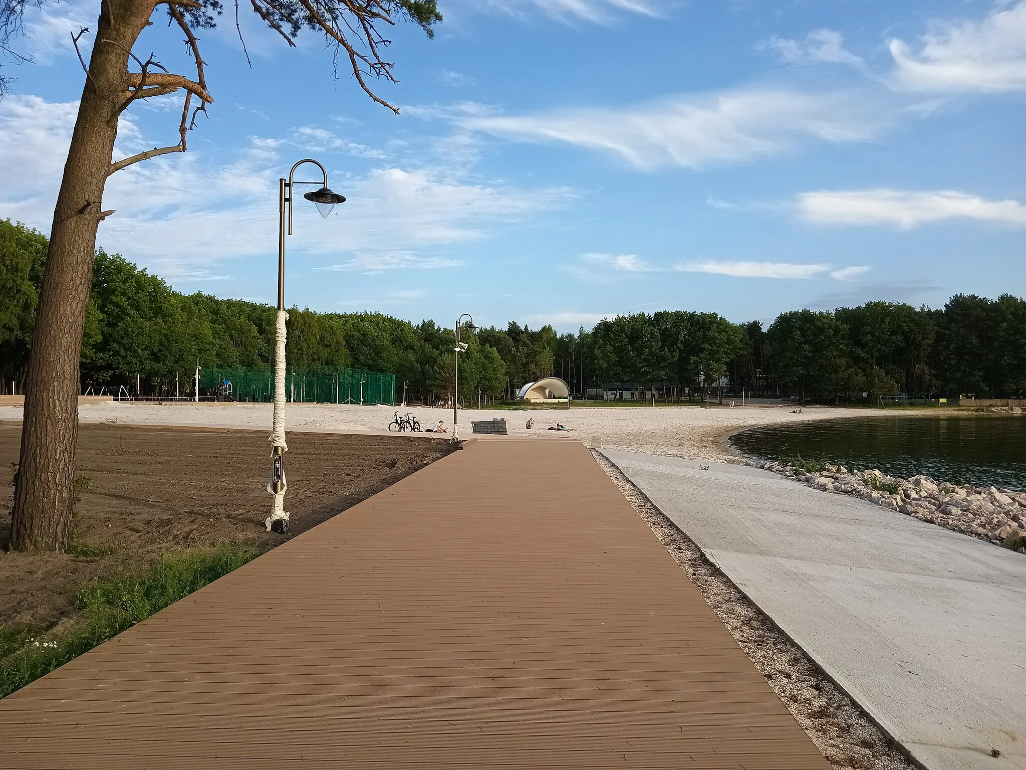 Photo showing: 12.06.2023 New infrastructure of the eastern coast of Sulejowski Reservoir. Tomaszów Mazowiecki Gmina, Tomaszowski Poviat, Łódź Voivodeship, Poland