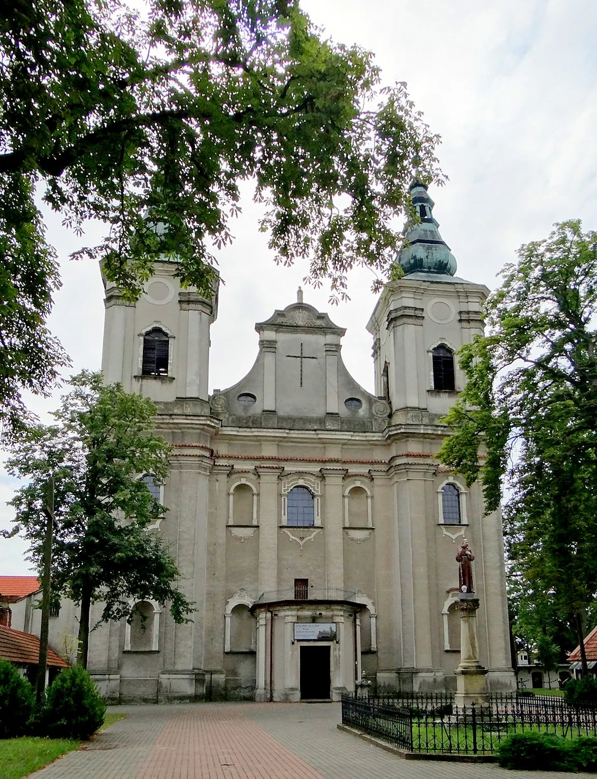 Photo showing: Paradyż. Zespół klasztorny.