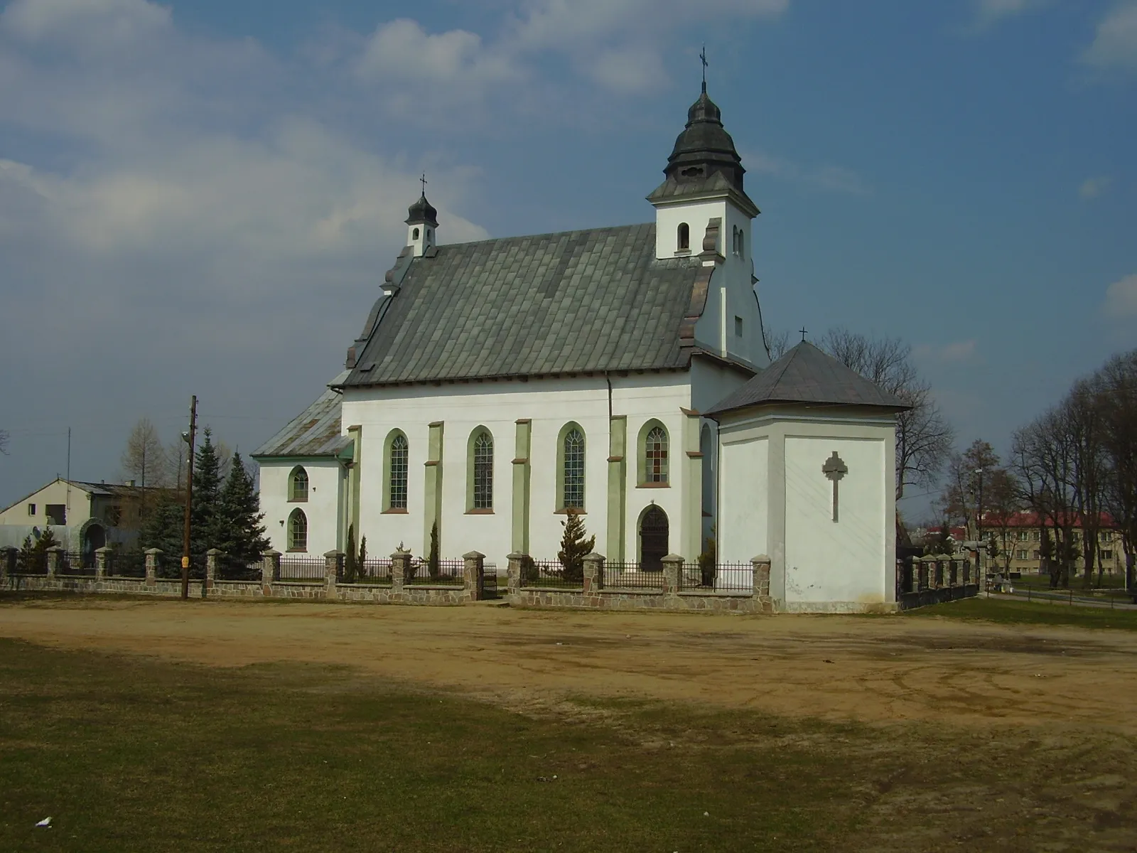 Photo showing: Zdjęcie kościoła w Cielądzu z 2006 roku