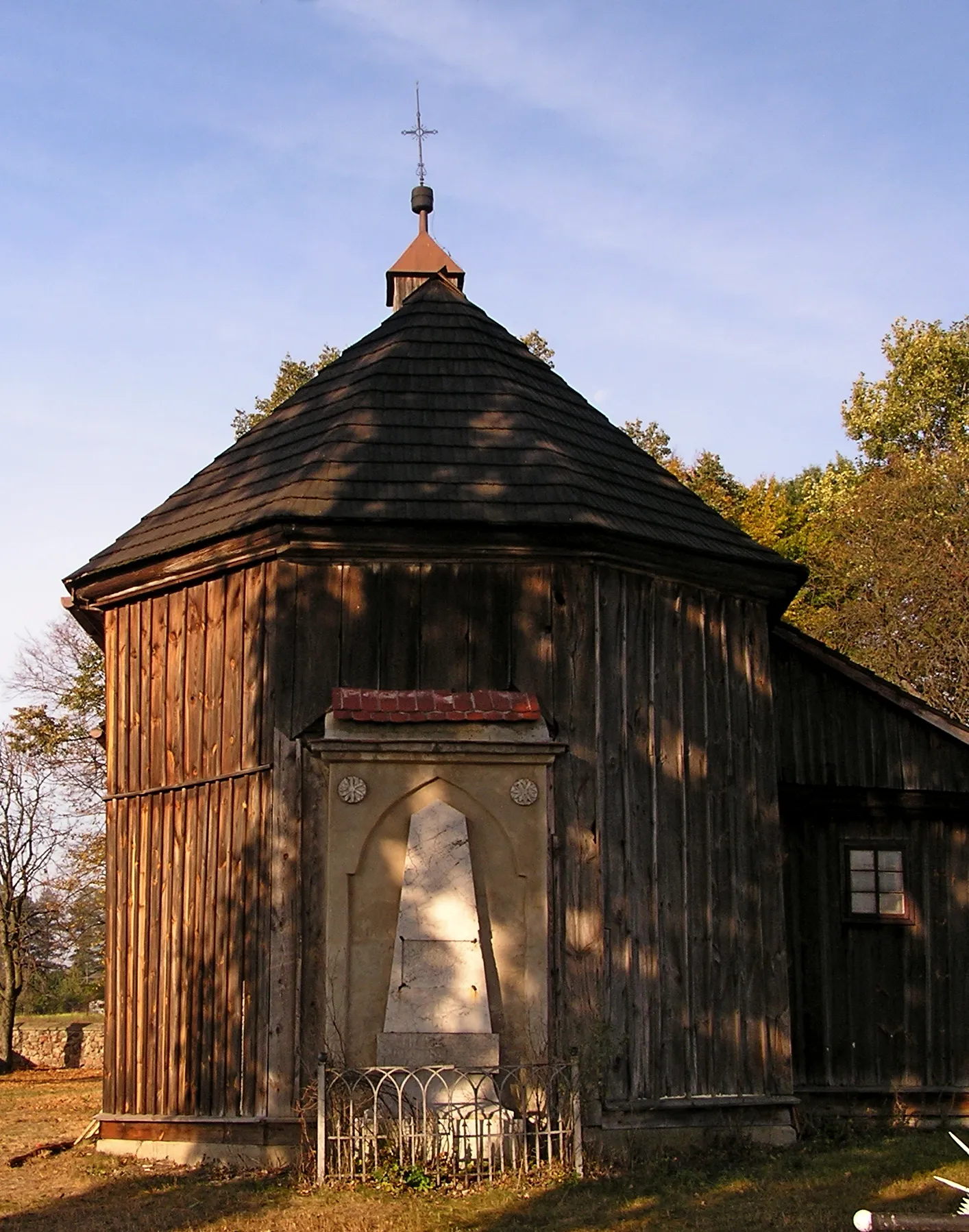 Photo showing: Postękalice kościół 1737- nagrobek Ignacego Tymowskiego (1759-1820)