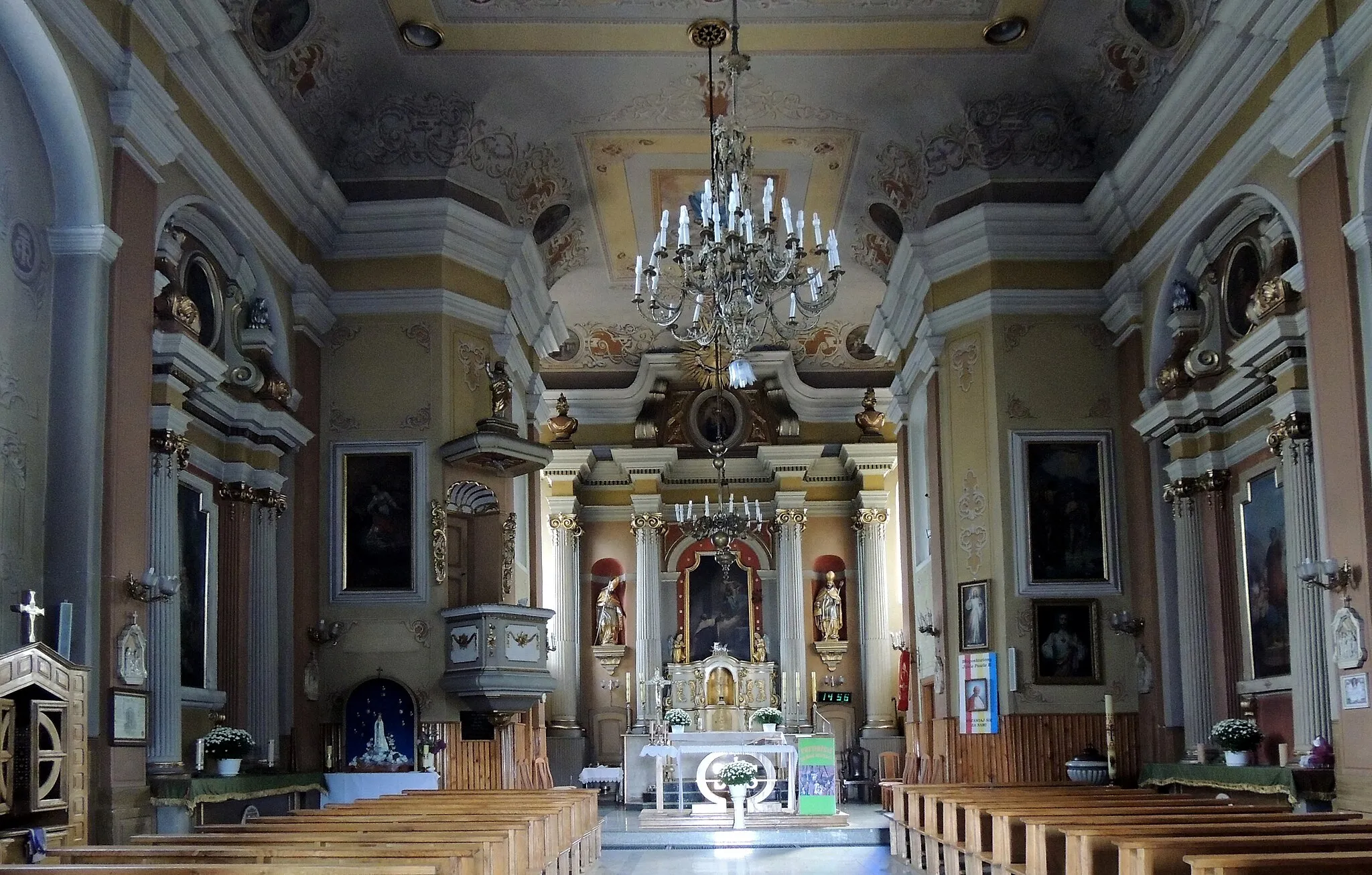 Photo showing: Lutomiersk - kościół parafialny pw. Niepokalanego Poczęcia NMP