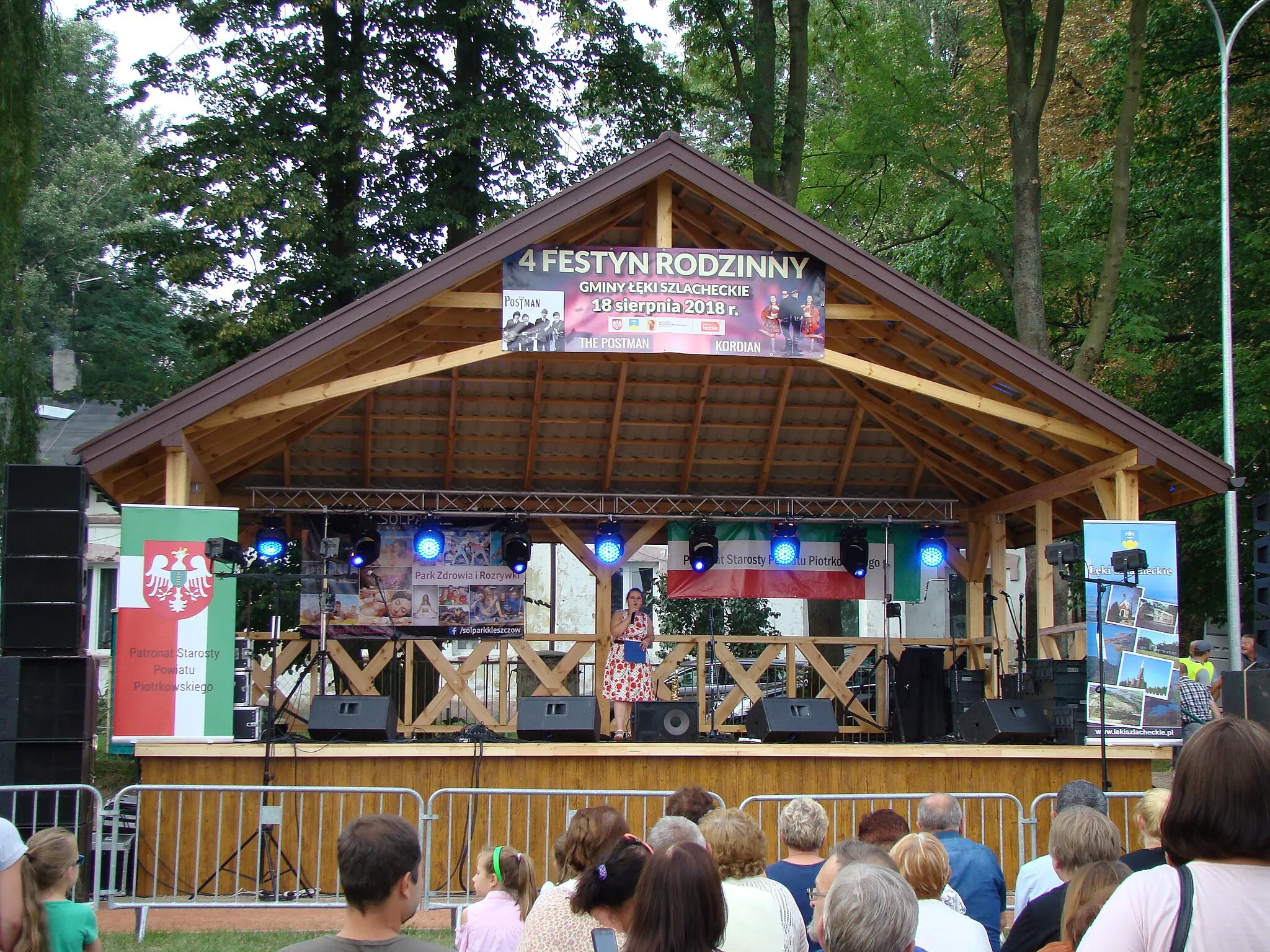 Photo showing: Scena na boisku Łęki Szlacheckie