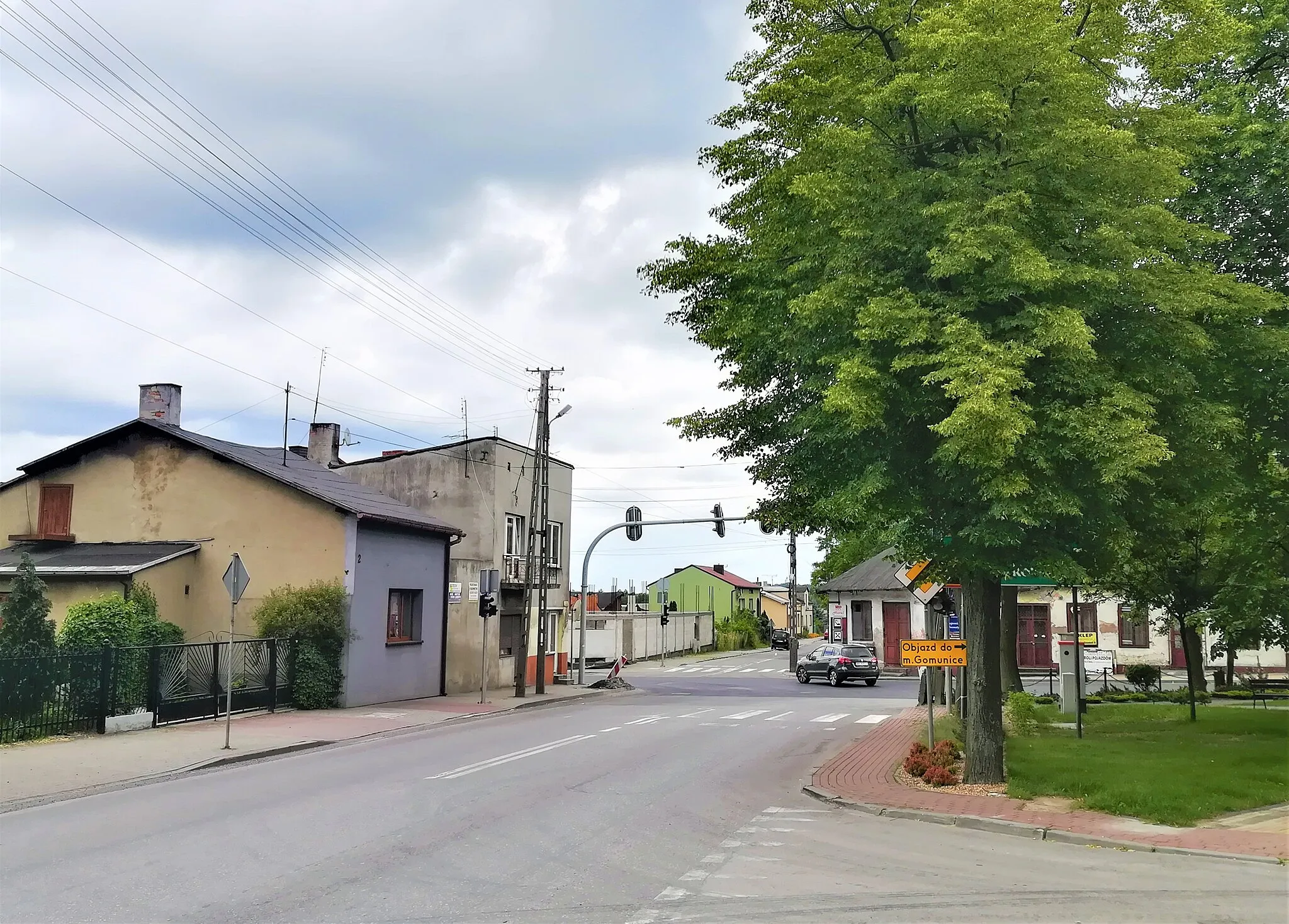 Photo showing: Kamieńsk - rynek i okolice w 2020 r.