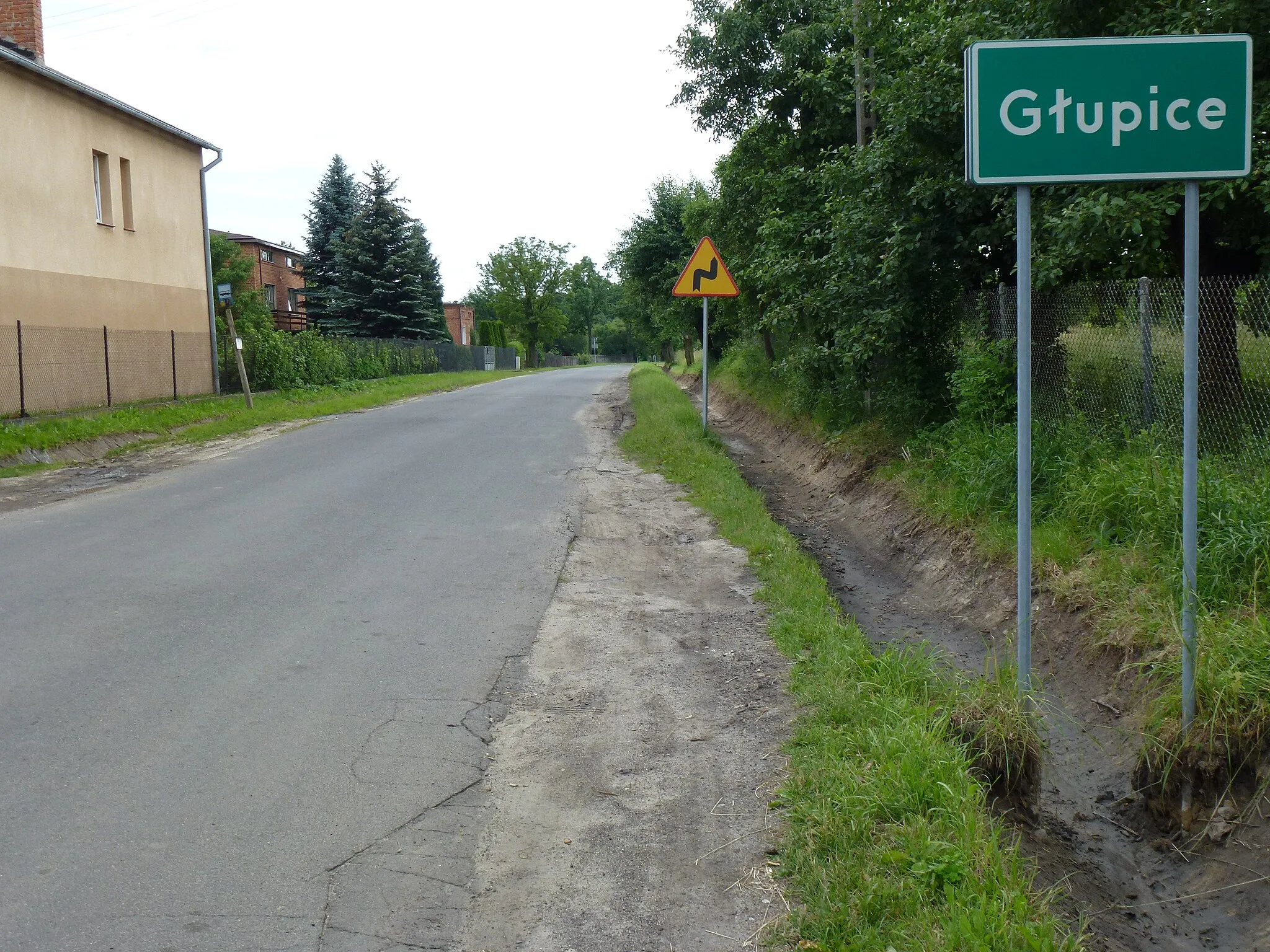 Photo showing: Głupice – wieś w Polsce położona w województwie łódzkim, w powiecie bełchatowskim, w gminie Drużbice
