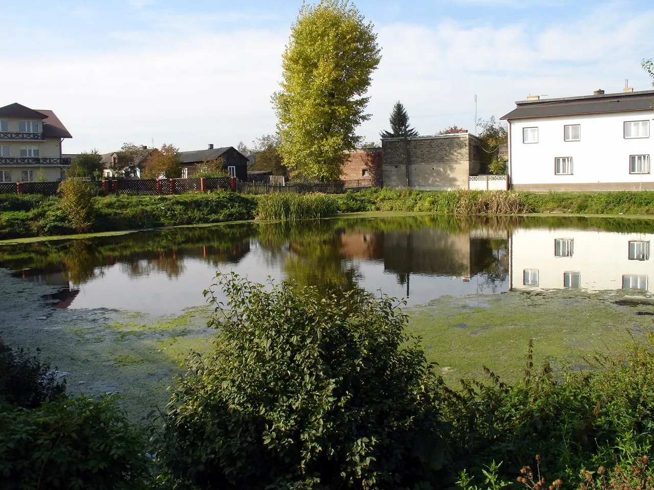 Photo showing: Staw przeciwpożarowy w Kłomnicach.