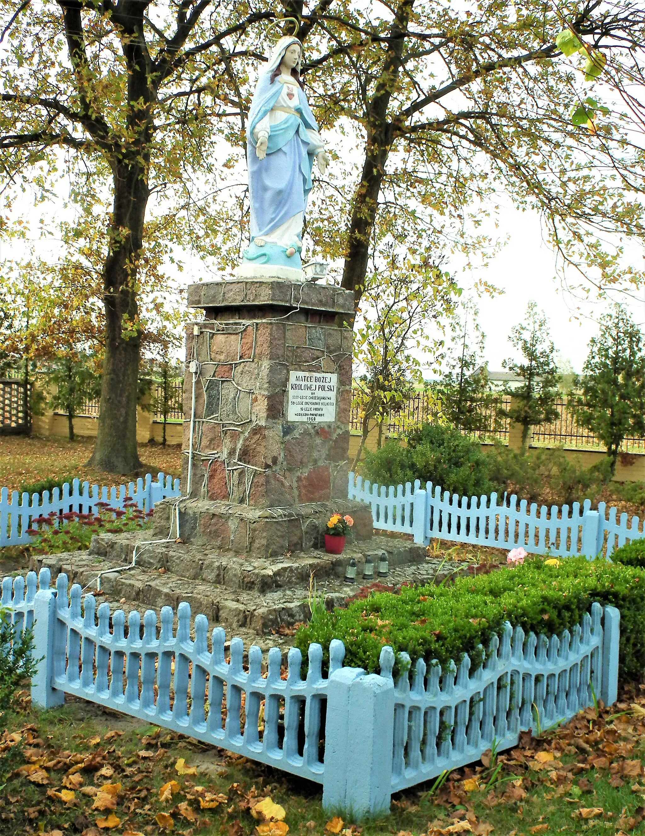 Photo showing: Kościół Miłosierdzia Bożego w Dzierżawach w gm. Wartkowice.