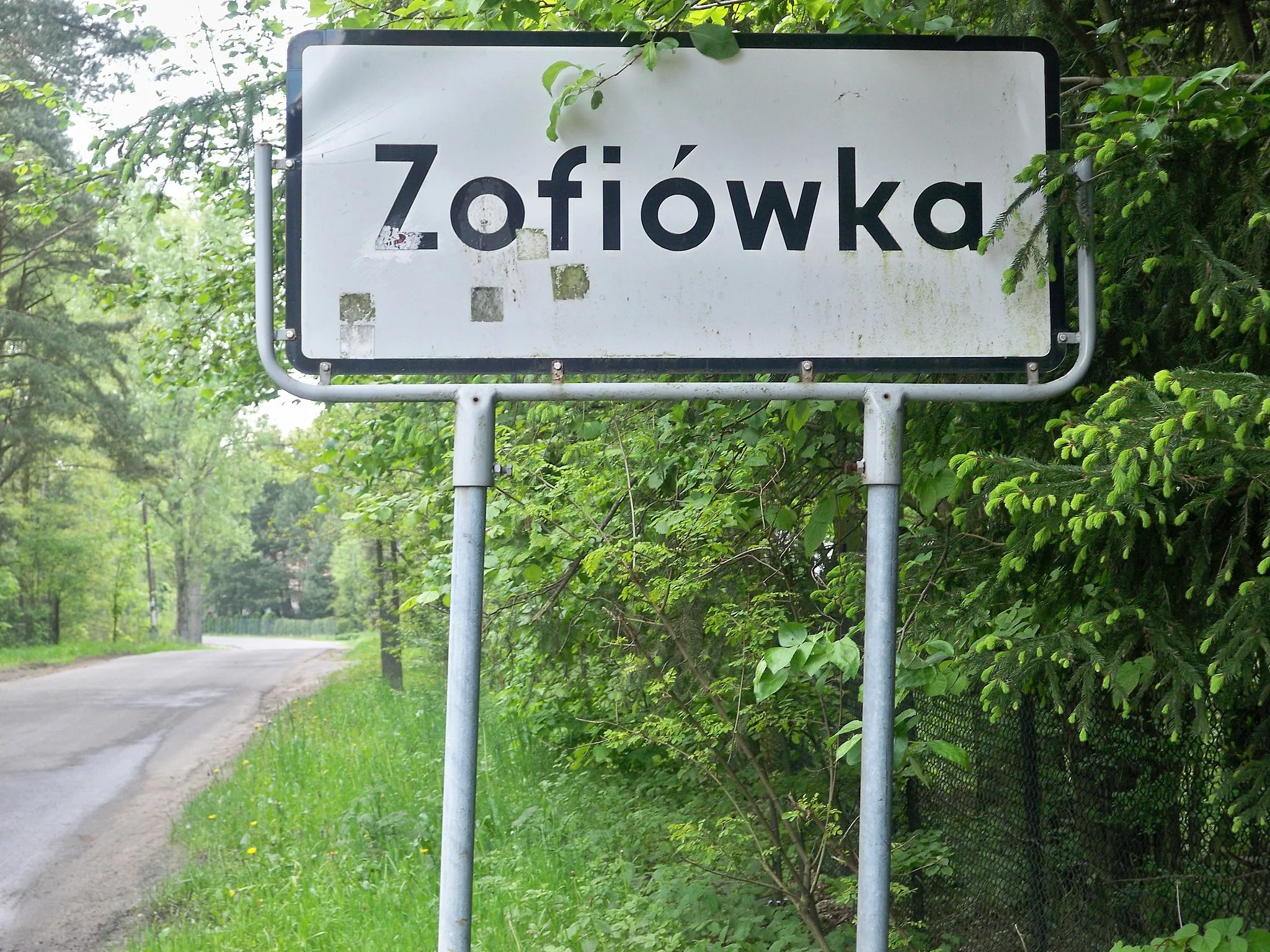 Photo showing: Entry to village of Zofiówka, Poland
