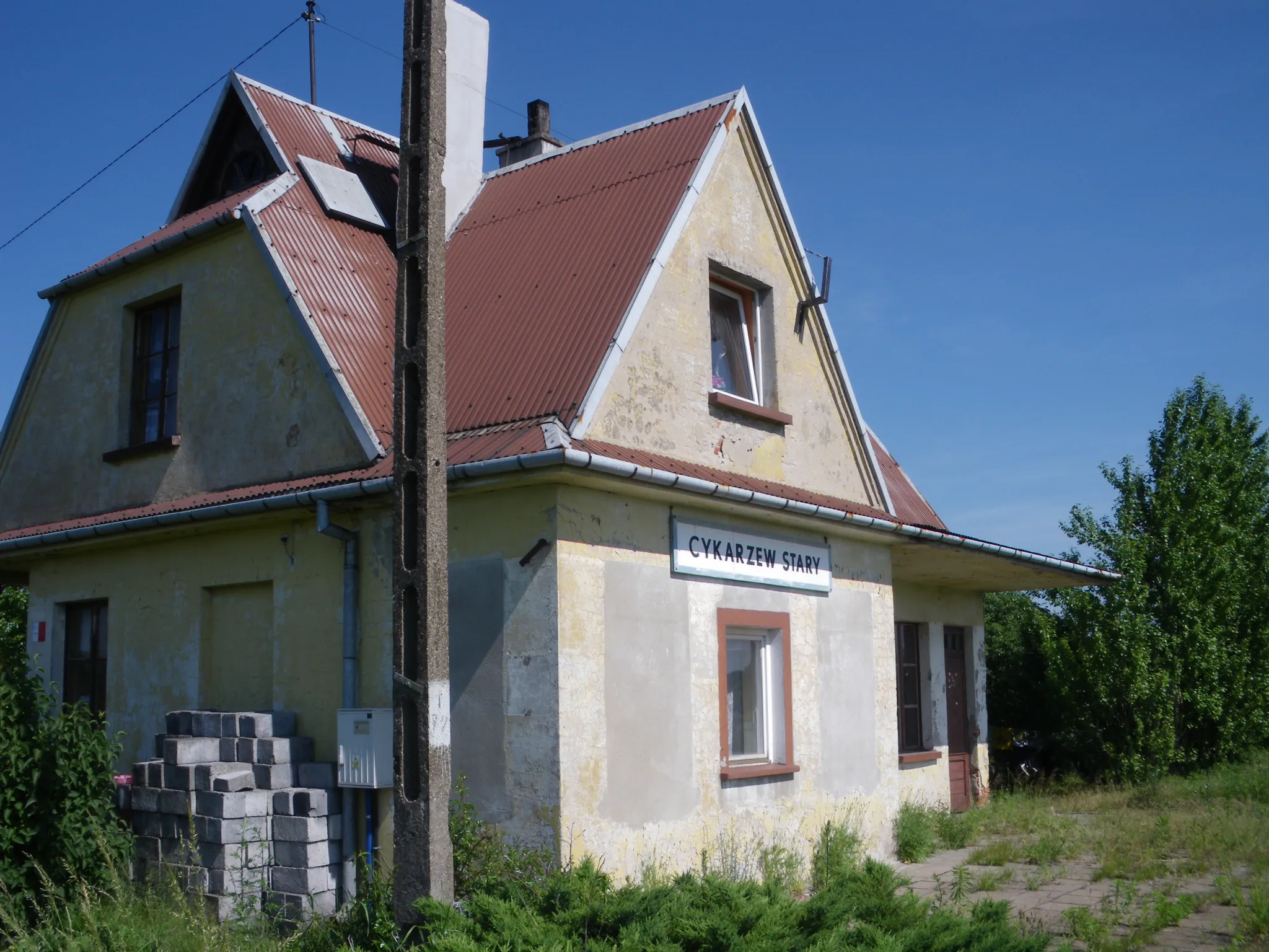 Photo showing: Train stop in Cykarzew Stary.