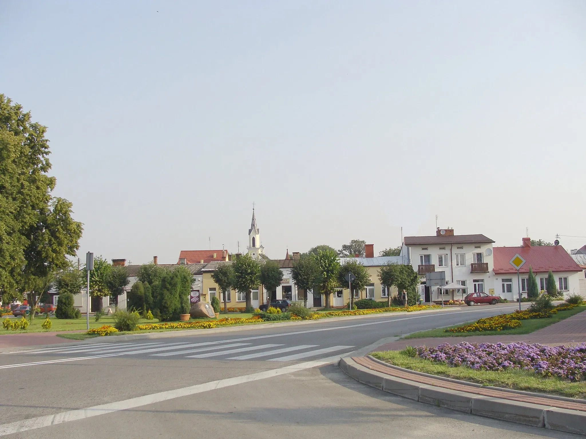 Photo showing: Frampol - kamieniczki w rynku