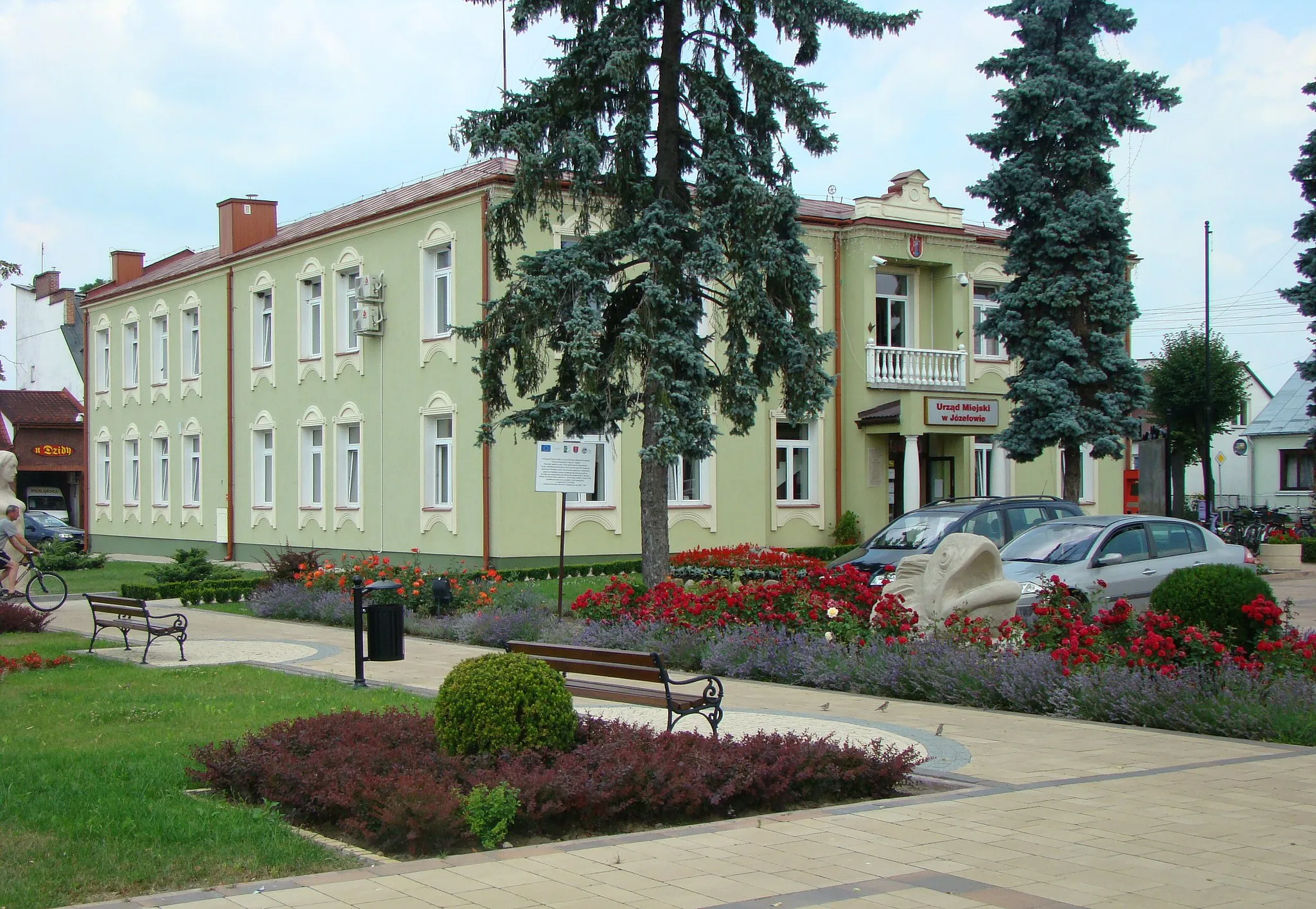 Photo showing: City Council in Józefów, Poland.