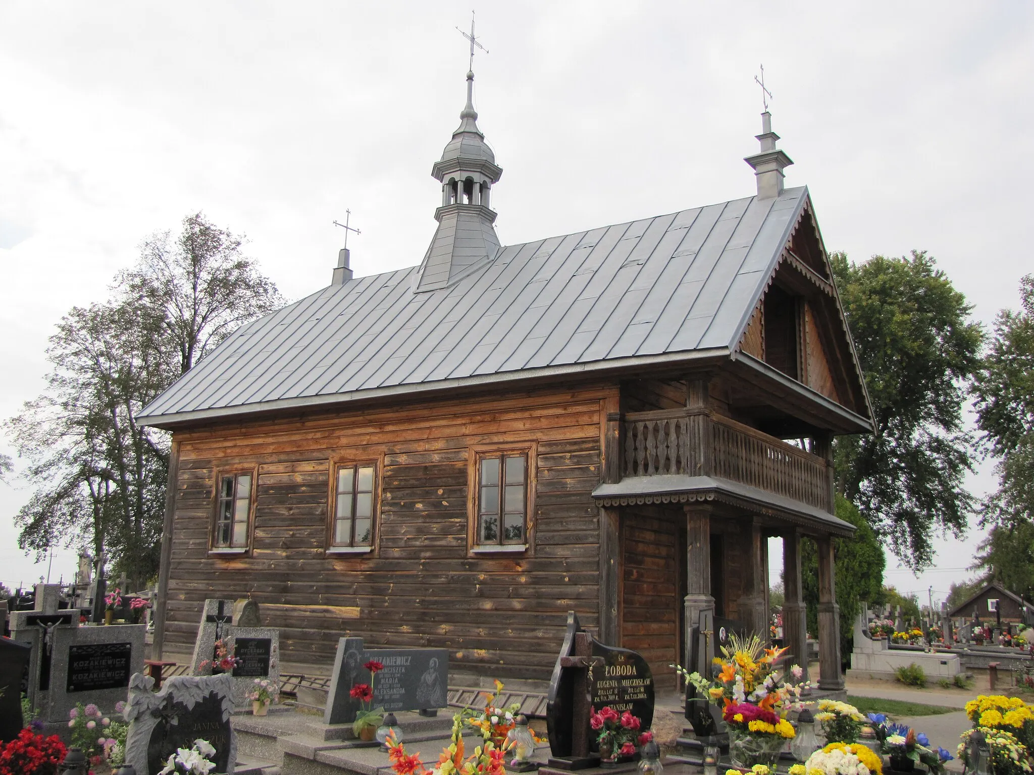 Photo showing: Wohyń - drewniana kaplica p.w. św. Józefa, na dawnym cmentarzu unickim, obecnie katolickim (zabytek nr rejestr. A-115 z 17.12.1966