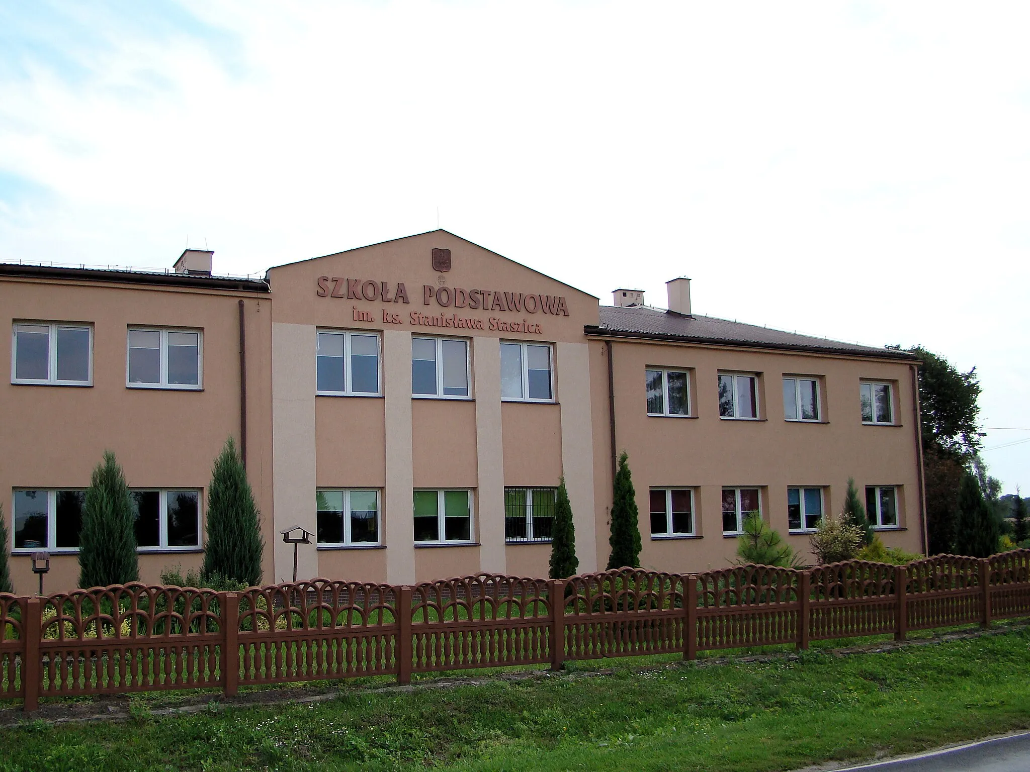 Photo showing: Škola ve vesnici Czerniczyn, Polsko