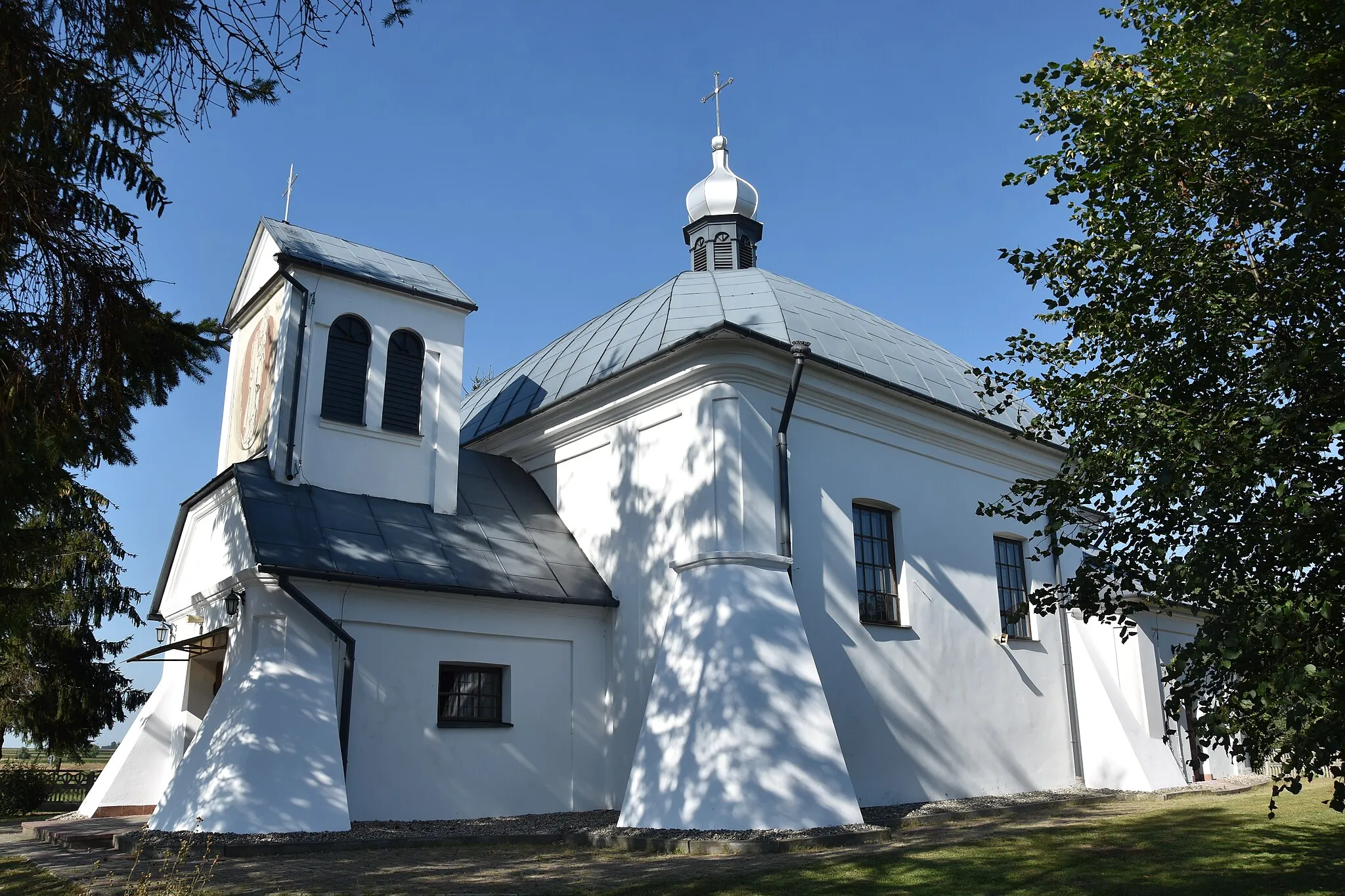 Photo showing: Колишня церква Покрови у с. Модринь. Фото І. Парнікози, 2020 р.