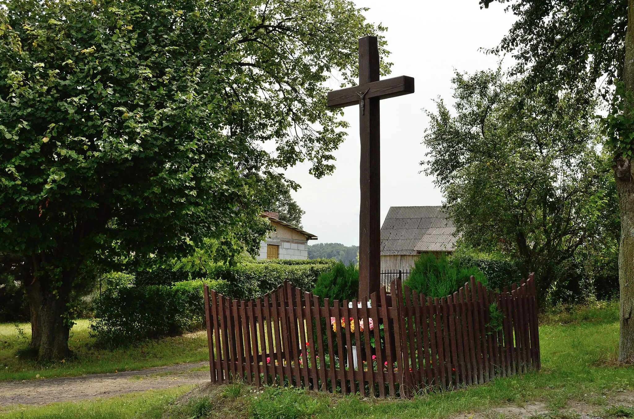 Photo showing: Kříž v Białowodě, Polsko