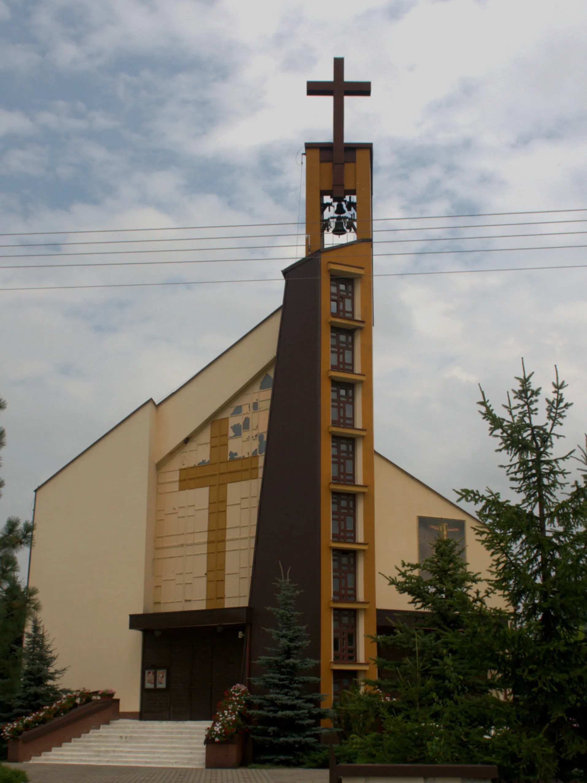 Photo showing: Korytków Duży - kościół pw. Matki Bożej Bolesnej (od frontu)