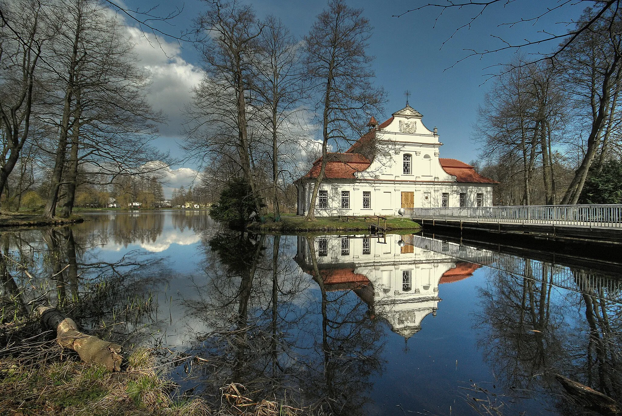 Photo showing: Saint John of Nepomuk Church "On the Island" (XVIII-XX century) in Zwierzyniec, Lubelskie Province, Poland.