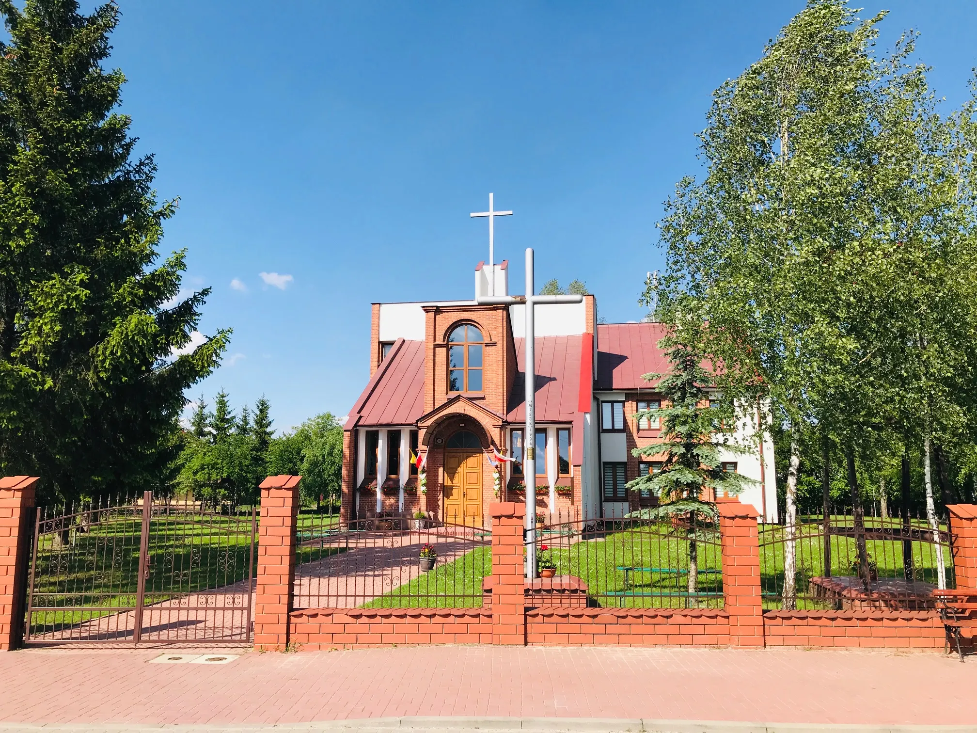 Photo showing: Budynek kościoła św. Maksymiliana Marii Kolbego w Okszowie