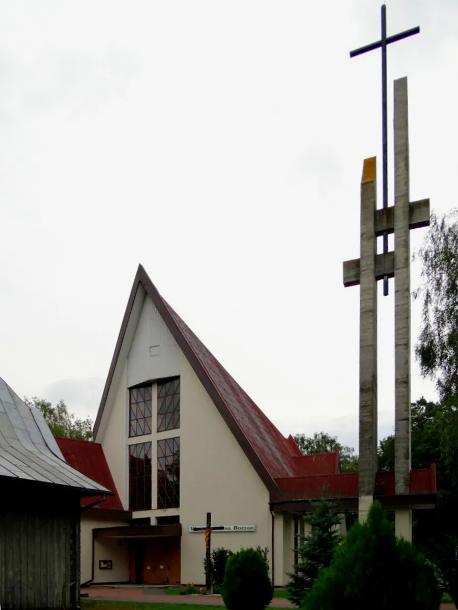 Photo showing: Tworyczów Nowy kościół św. Piotra i Pawła