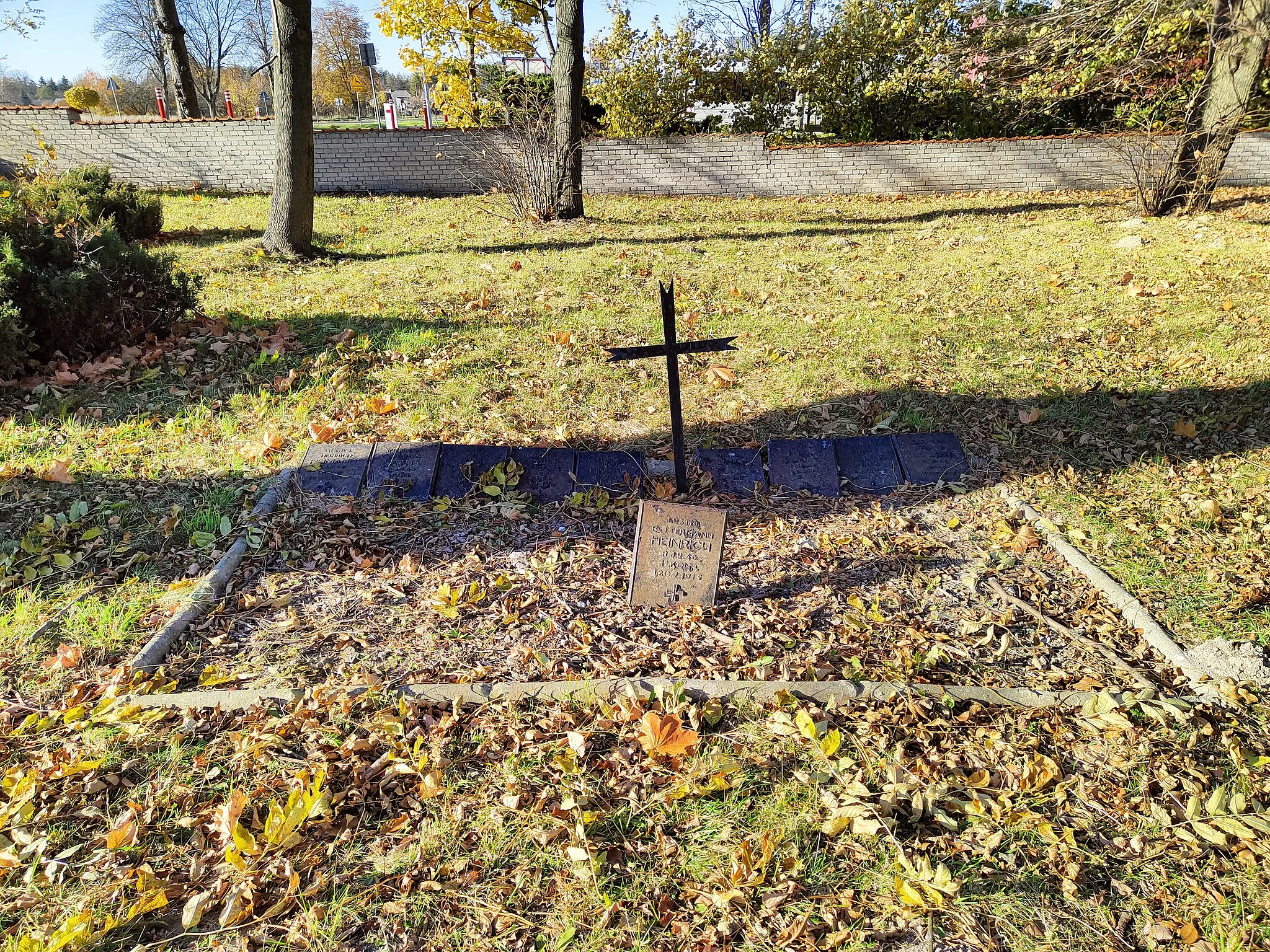 Photo showing: Cmentarz wojenny z okresu I wojny światowej w Dziecininie.