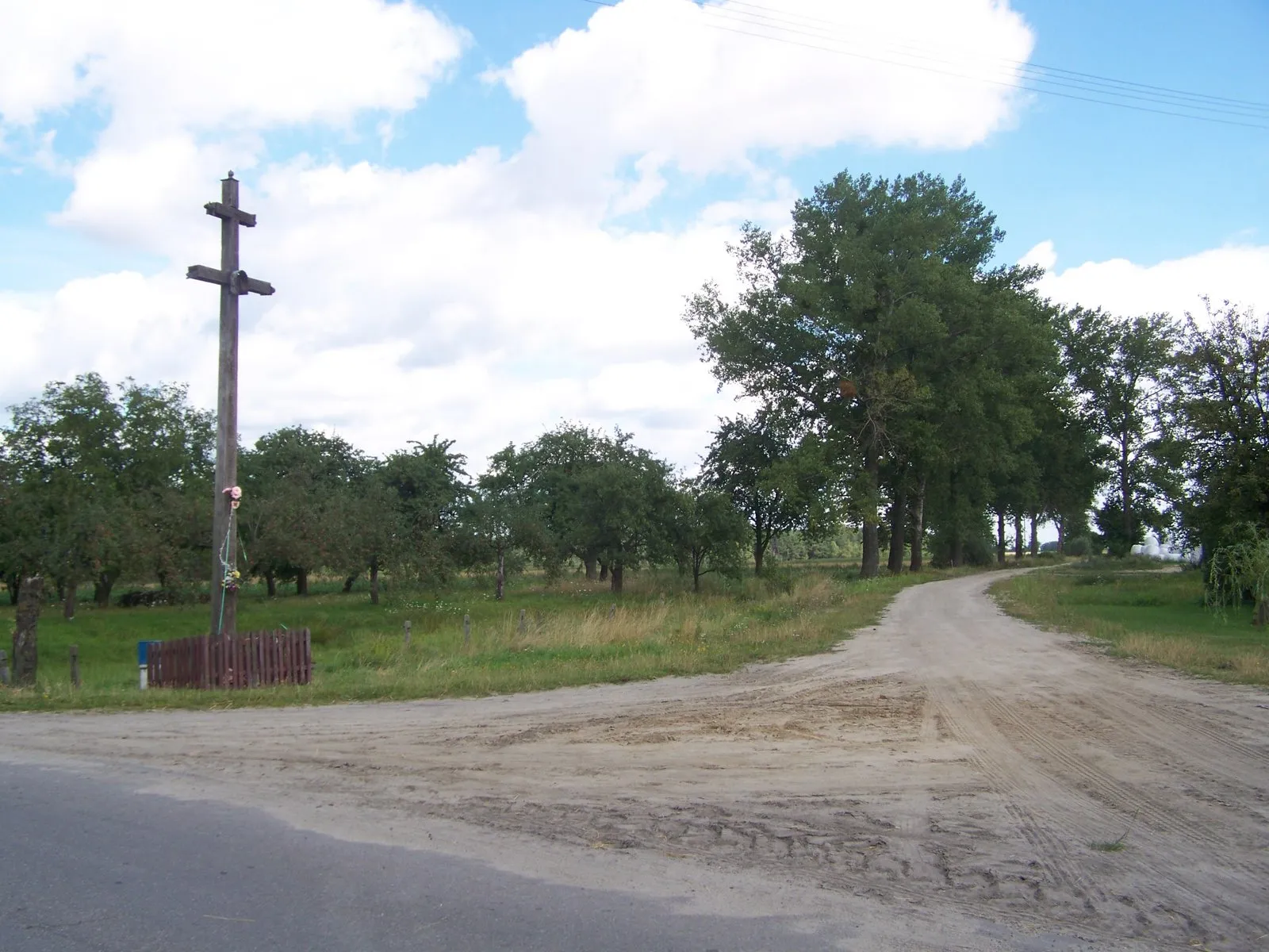 Photo showing: Gościniec łączący dawniej Komarówkę z Wohyniem