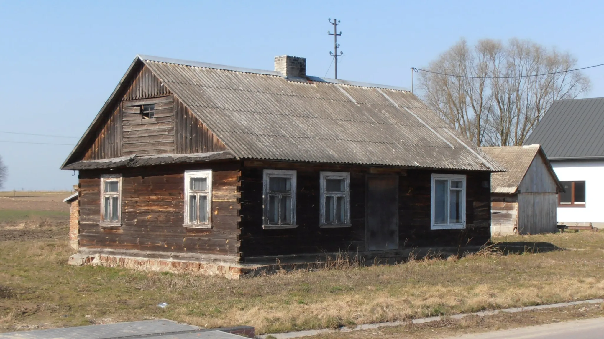 Photo showing: Stary Pawłów (pow. bialski, woj. lubelski). Stary drewniany dom.