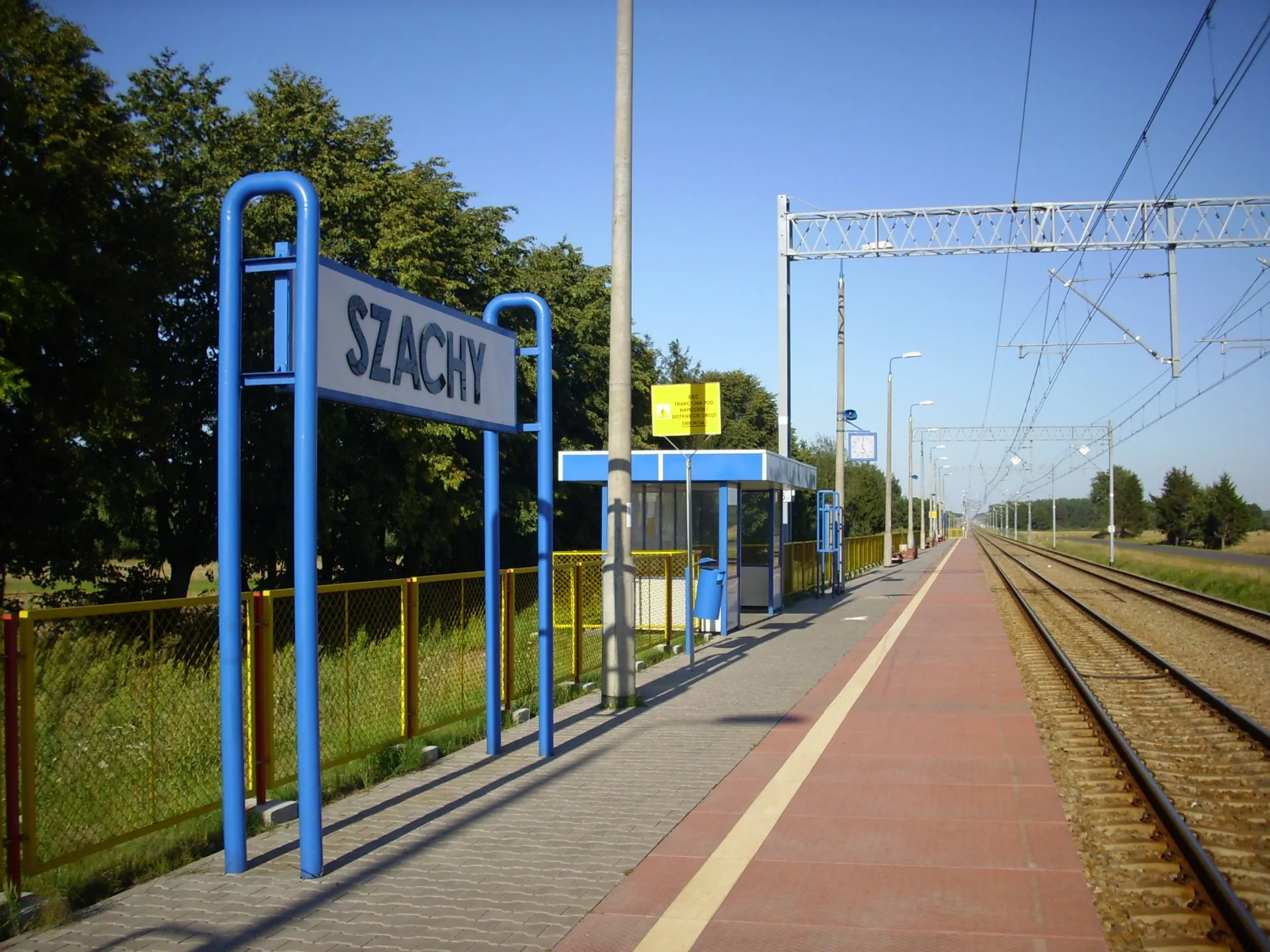 Photo showing: Szachy (powiat bialski, woj. lubelskie, Polska). Przystanek osobowy po modernizacji.