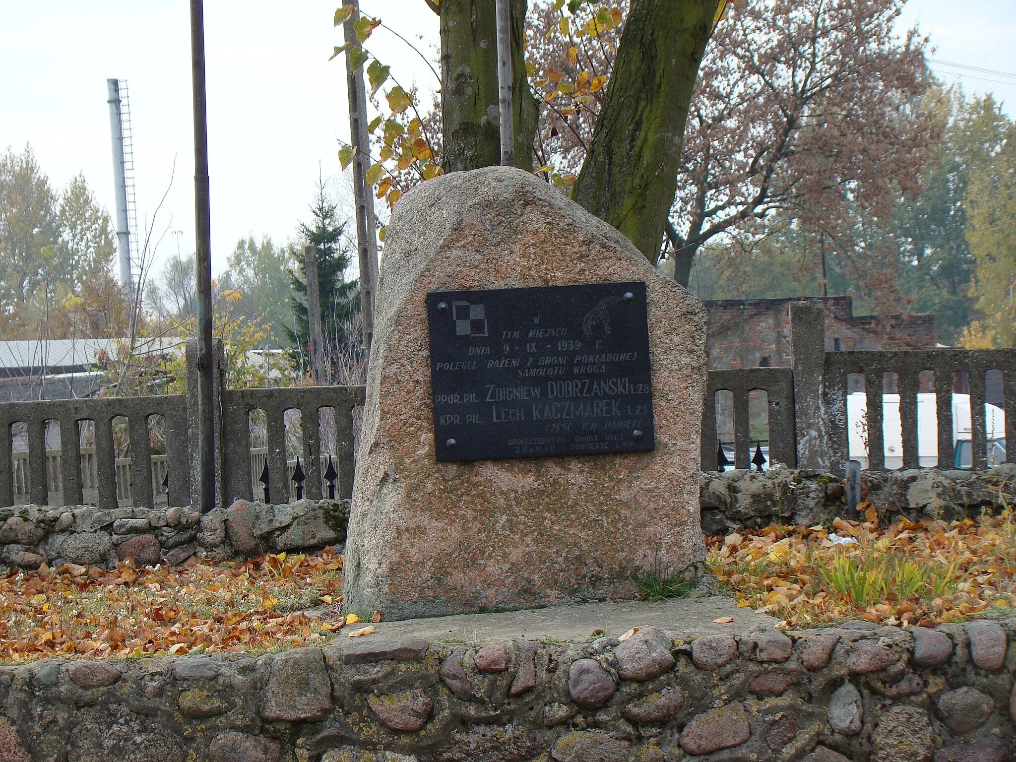 Photo showing: Monument of pilots in Ulez (Lubelskie,Poland)