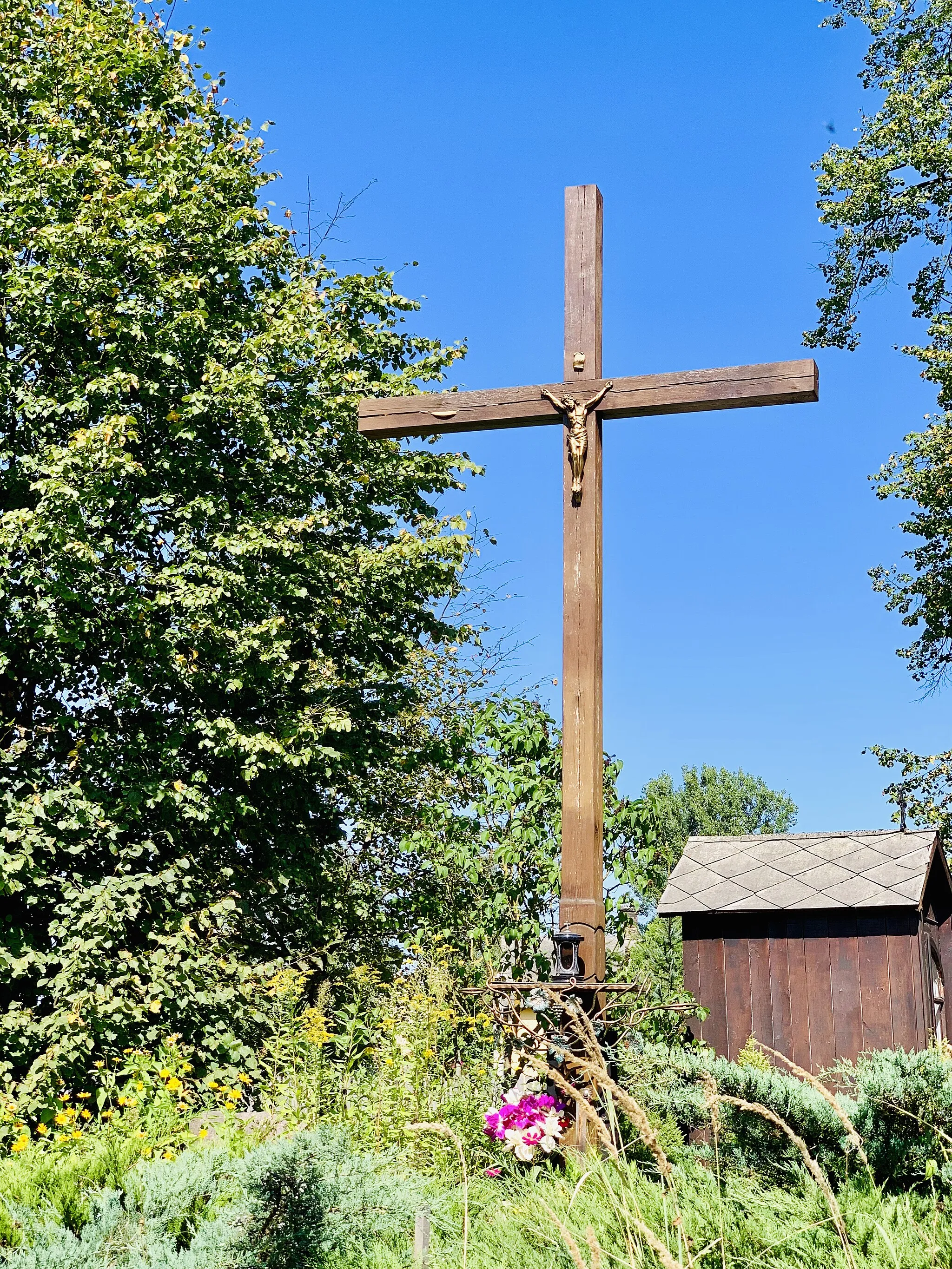 Photo showing: Wayside shrines in Dąbrówka (powiat janowski), Poland, 2019