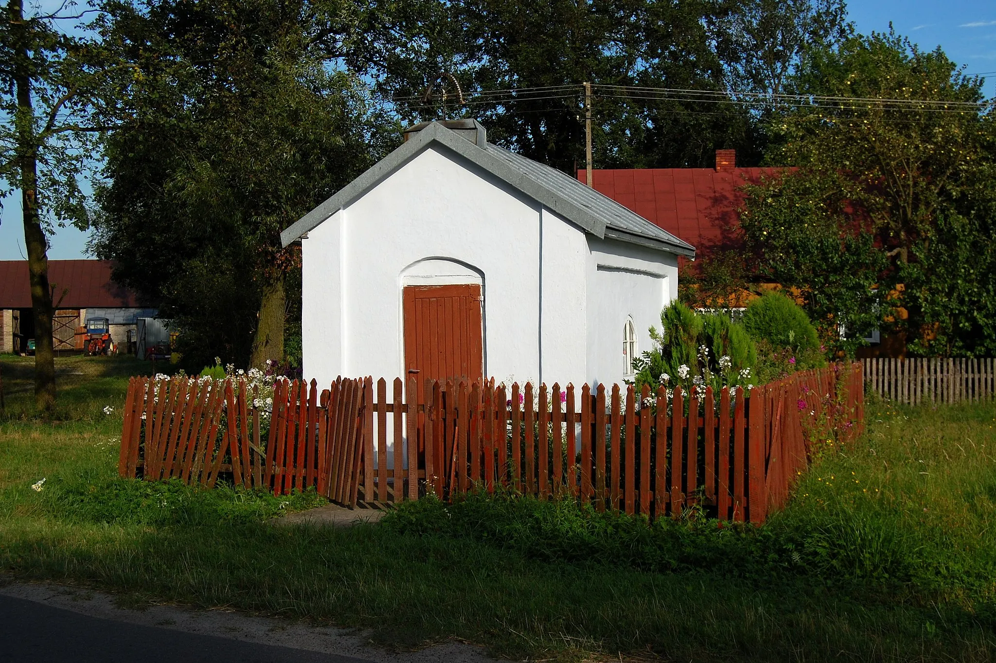 Photo showing: Shrine in Ciechomin, Lublin Voivodeship, Poland.