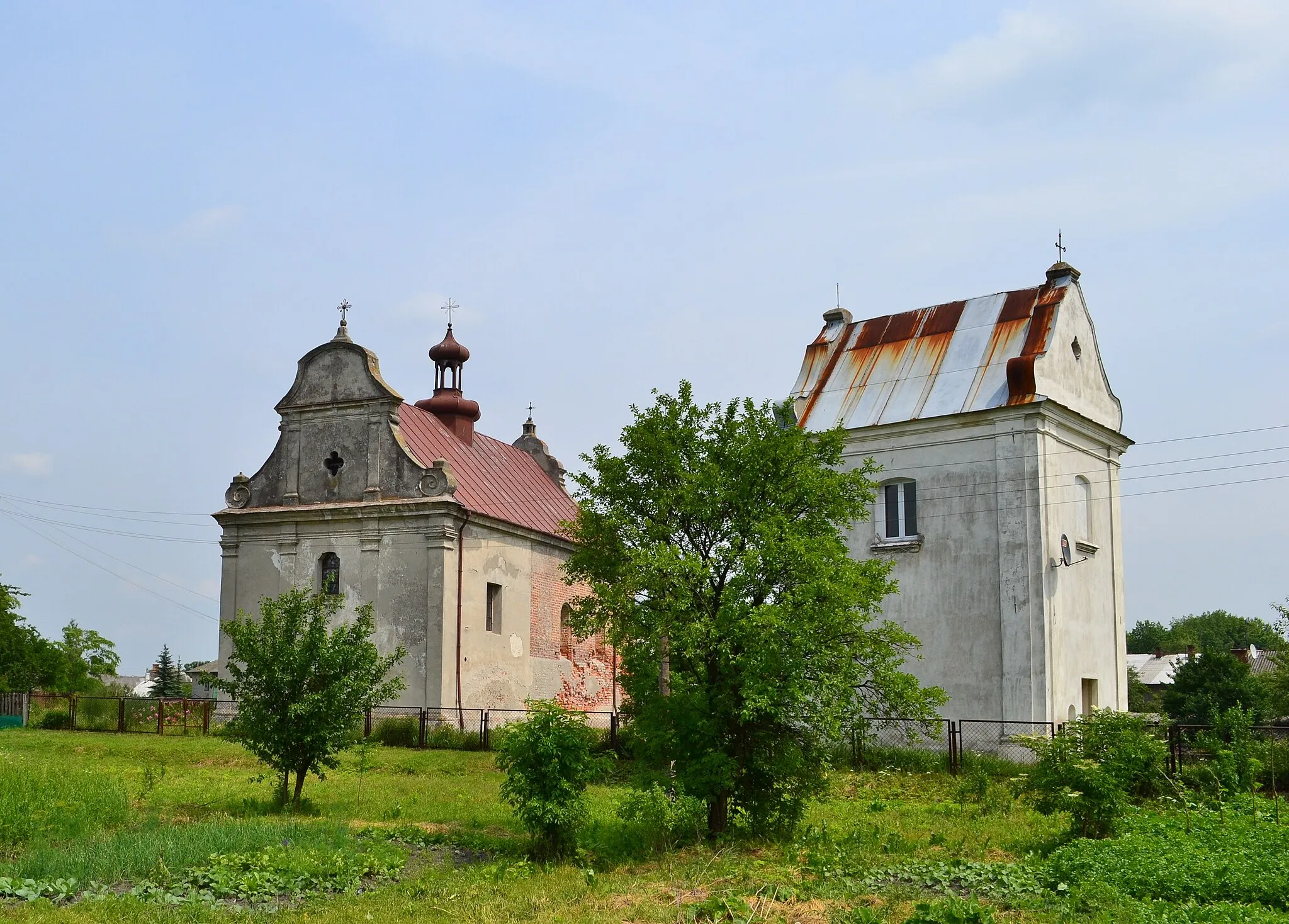 Photo showing: Church of the Holy Trinity in Lyuboml with bell tower