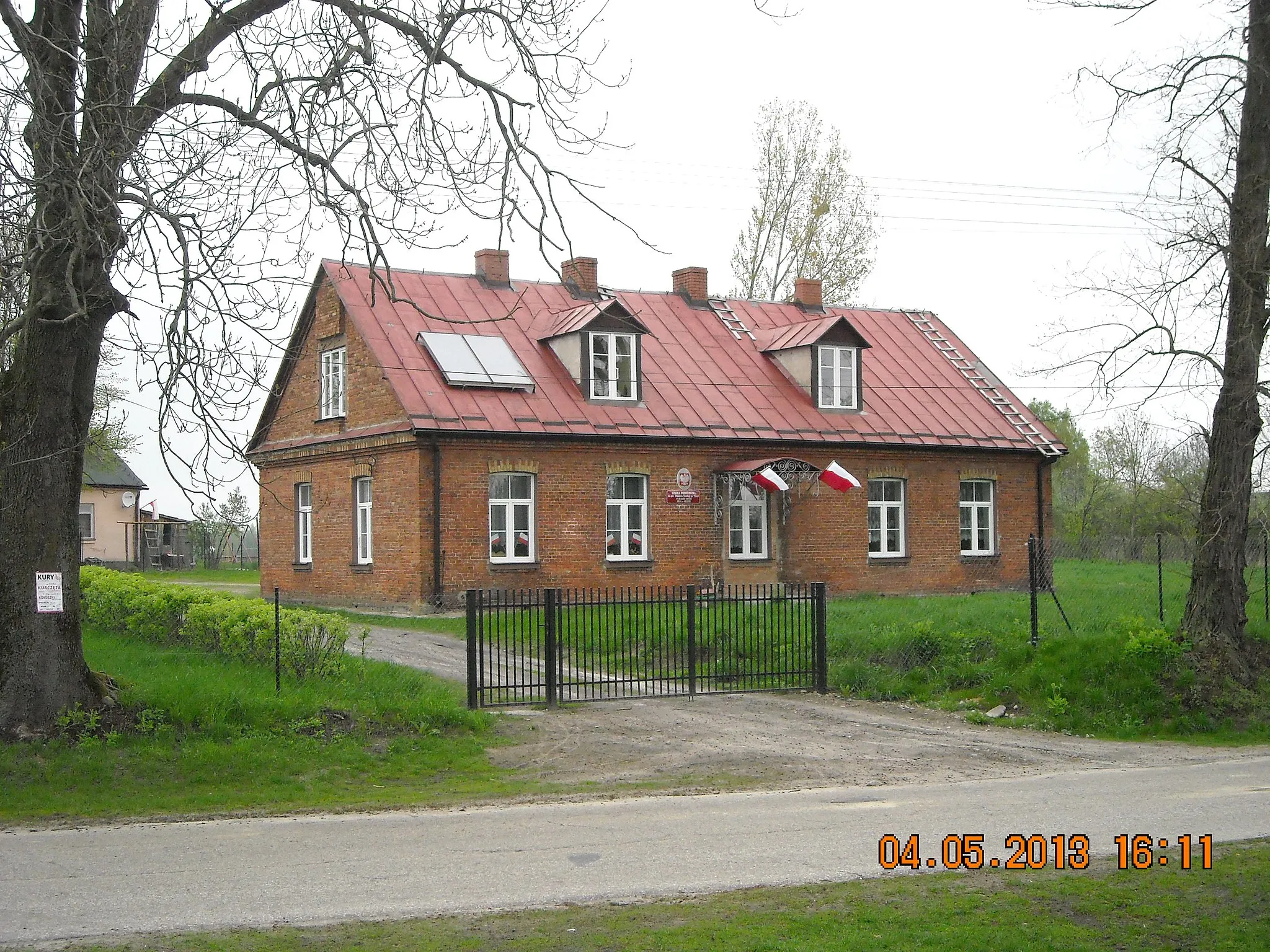 Photo showing: Szkoła podstawowa w Rudzie (powiat chełmski, gmina Ruda Huta), ok. 1905 r.