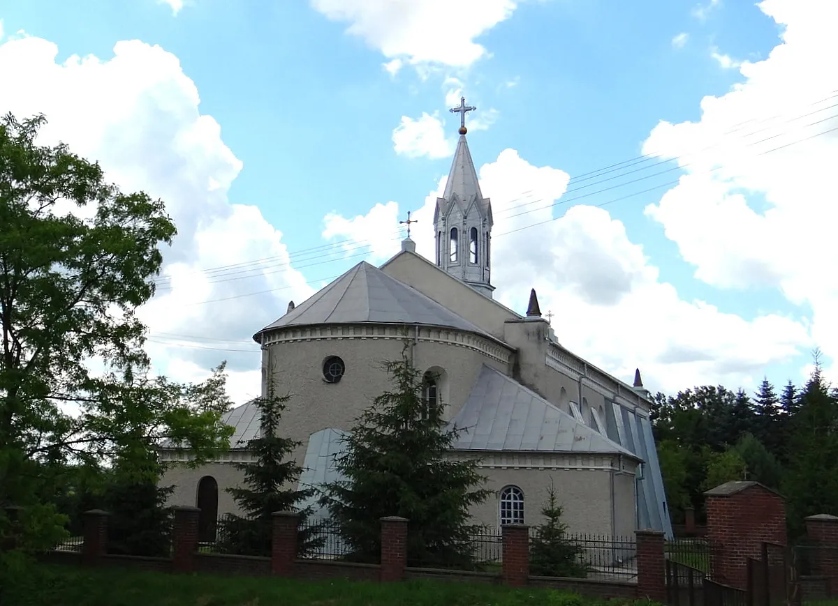 Photo showing: Gorzków-Osada. Kościół św. Stanisława BM XVII w. rozbudowany w 1885.