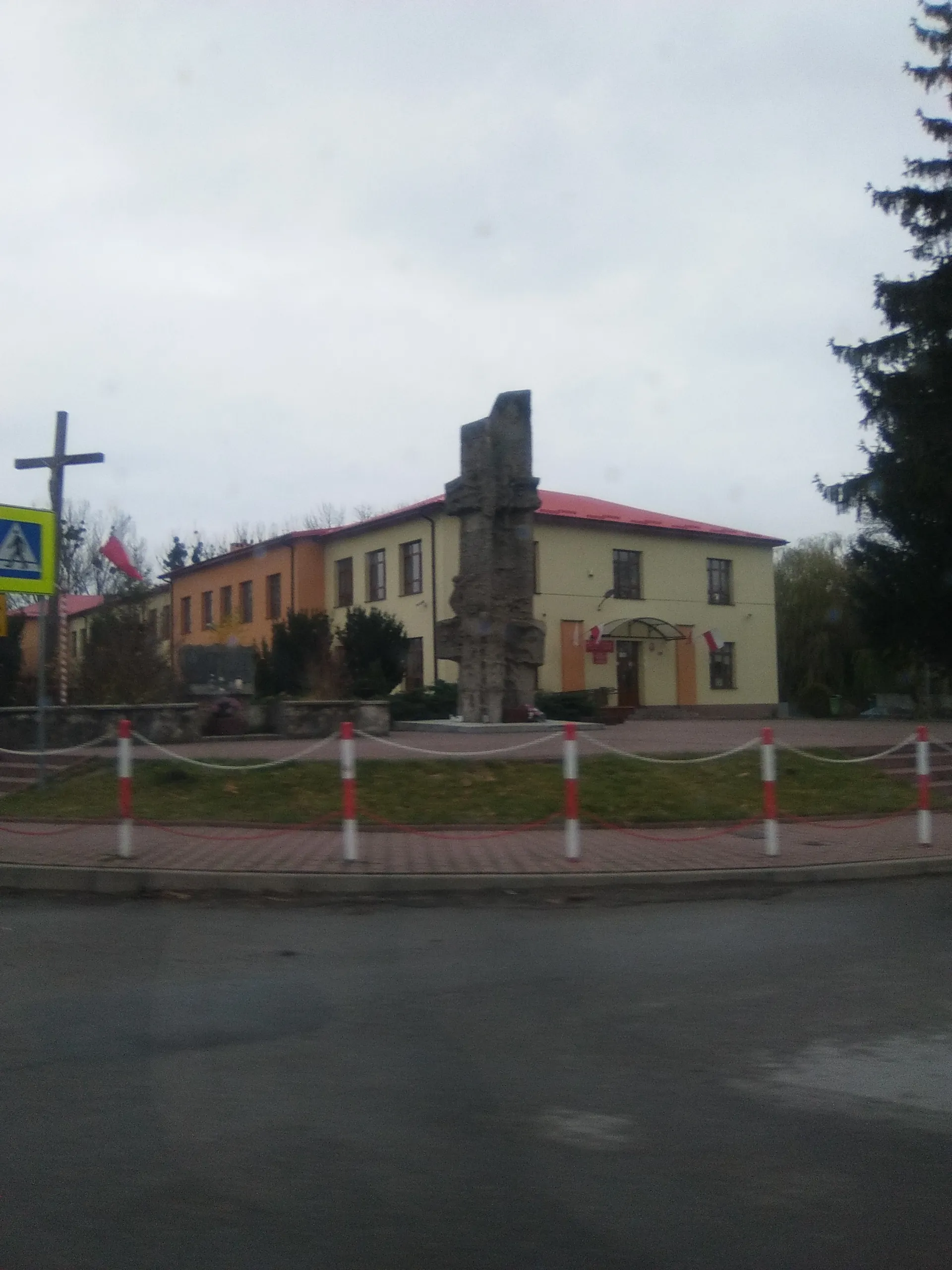 Photo showing: Szkoła podstawowa im. Stanisława Staszica w Krzczonowie