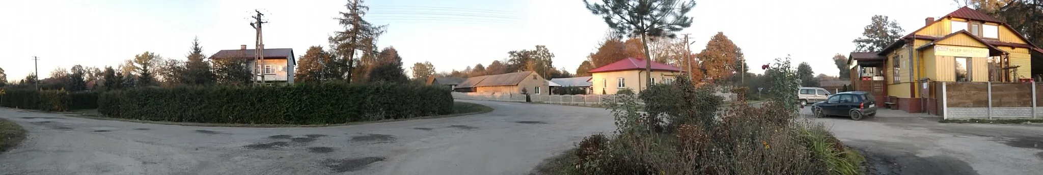 Photo showing: Panorama Wierciszów skrzyżowanie w centrum wsi.