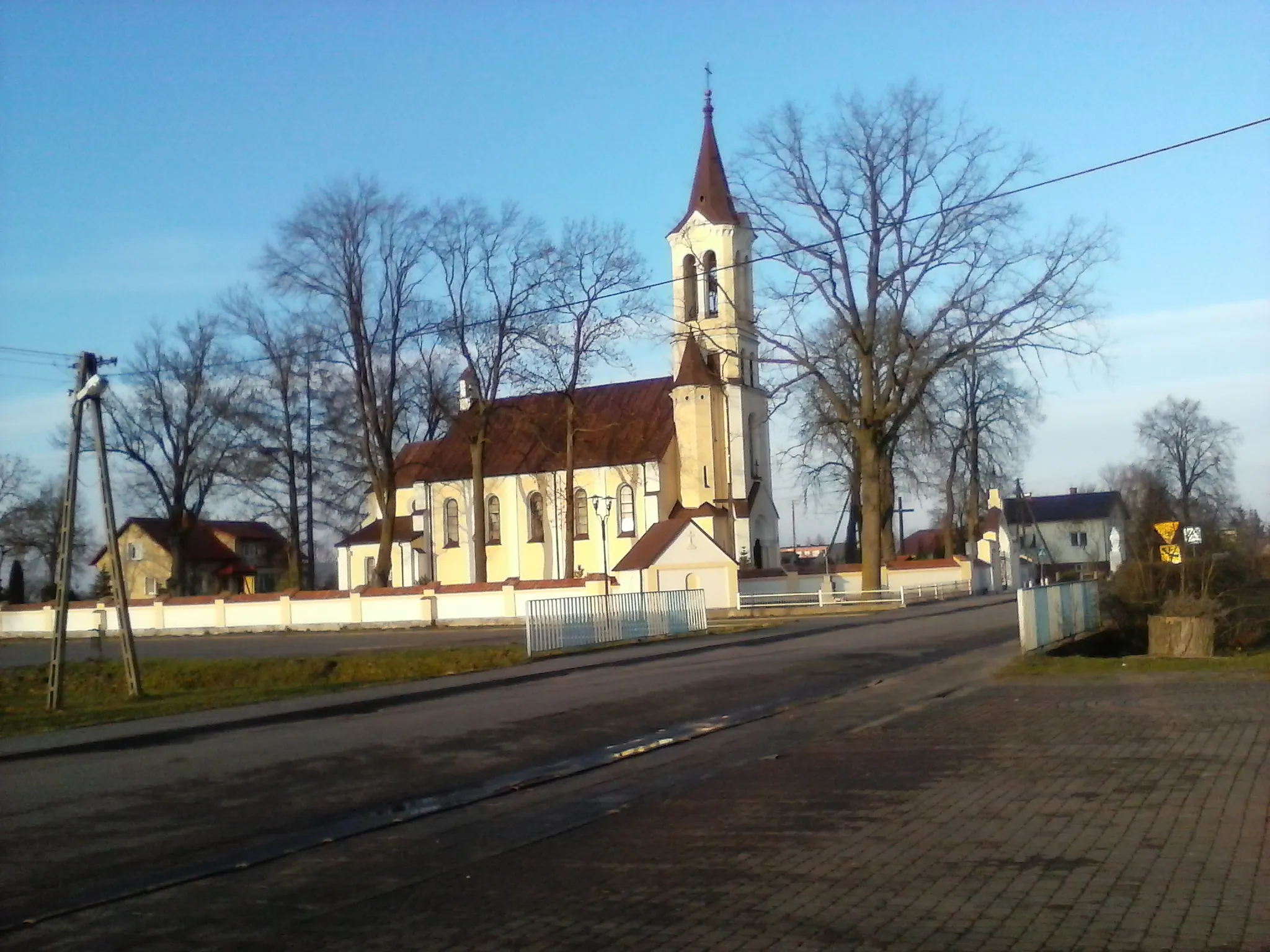 Photo showing: Kościół w Tucznej w grudniu 2015 roku