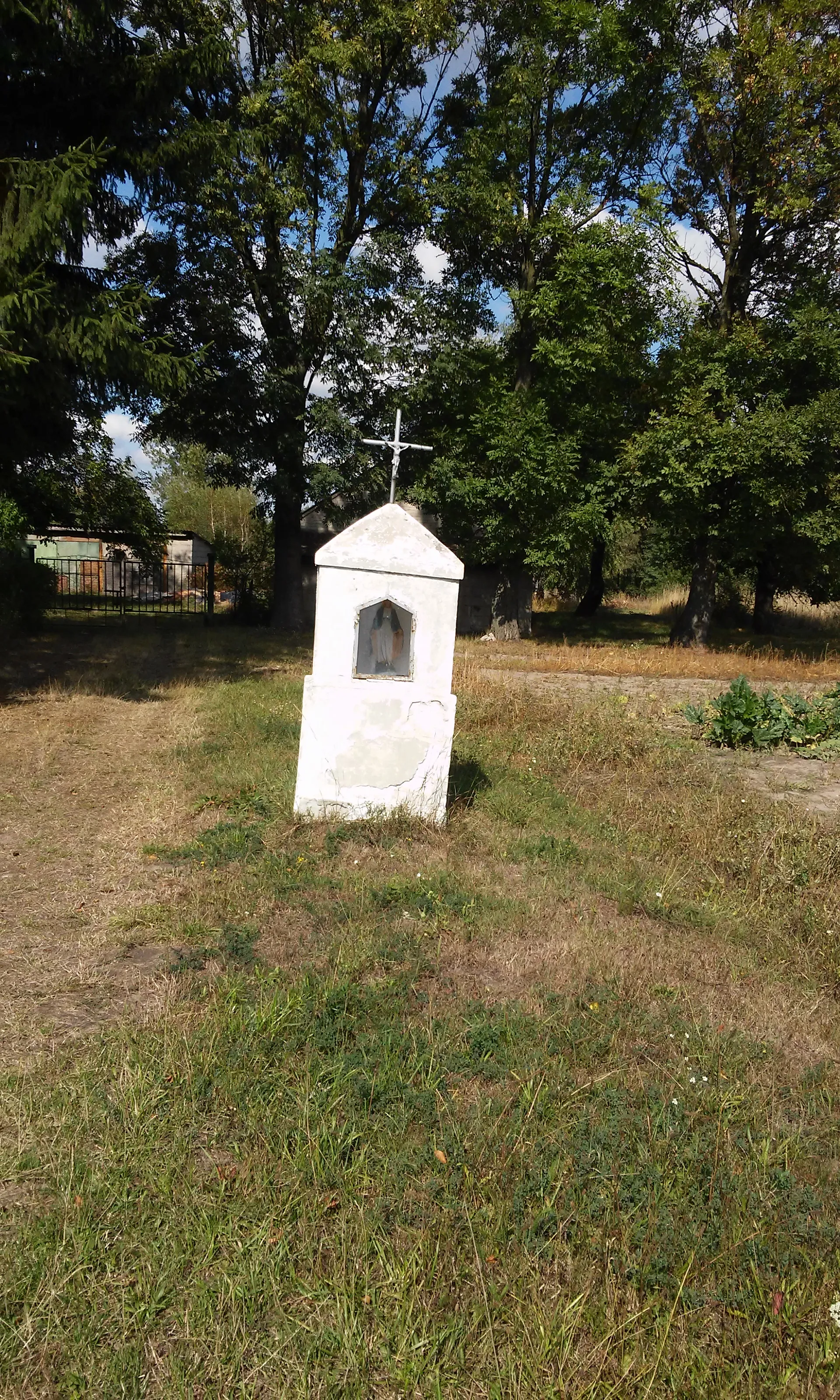 Photo showing: Chojno, kapliczka przydrożna