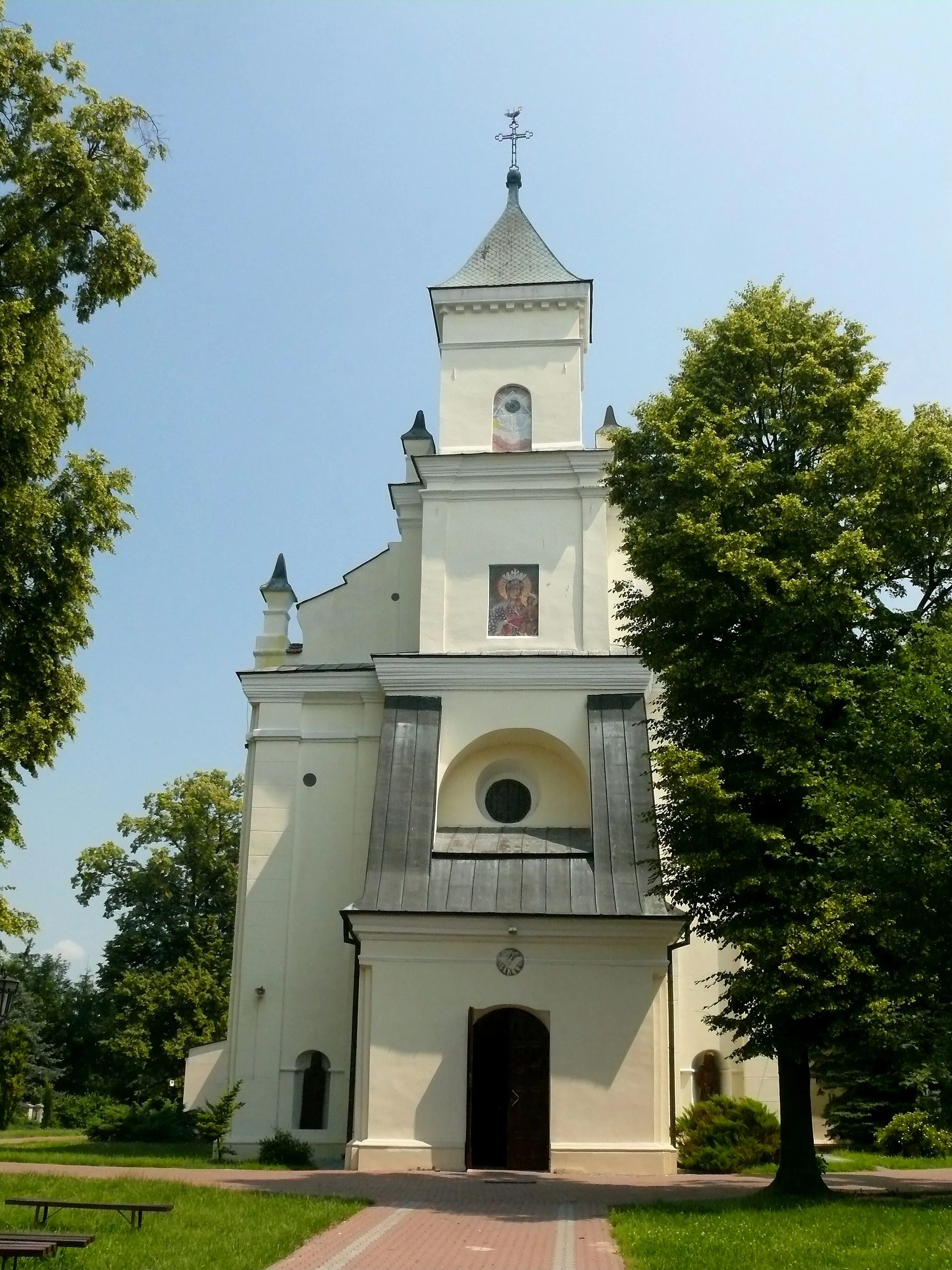 Photo showing: Bełżyce - kościół parafialny p.w. Nawrócenia św. Pawła (zabytek nr rejestr. A/26)